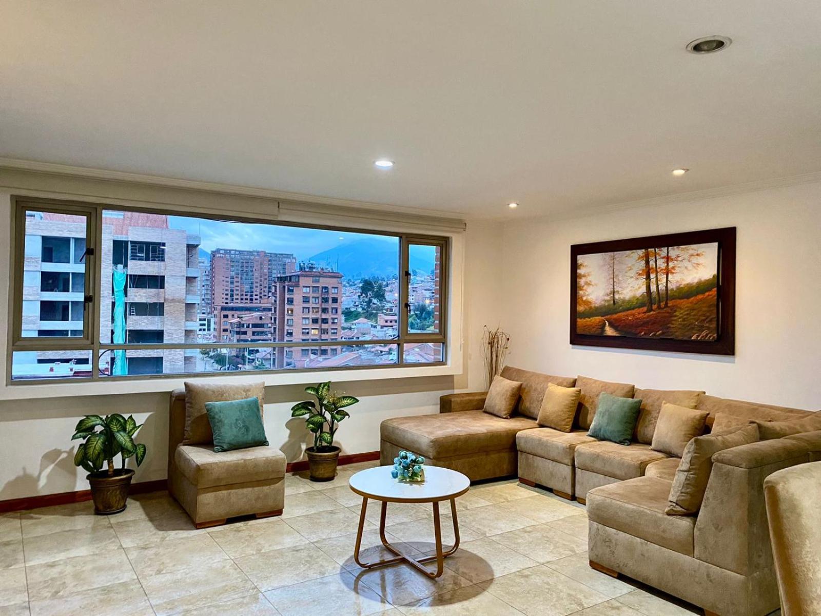 Departamento de Lujo, Cuenca, Adrianashome
