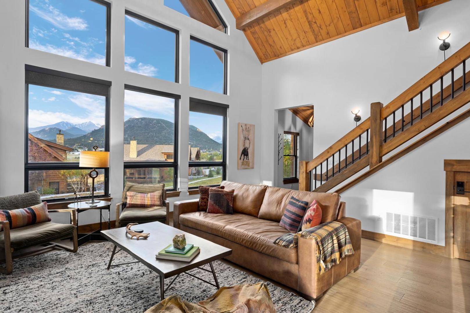 Beautiful Views! Jacuzzi, Indoor Outdoor Fireplace, Steps to Lake Estes - Property Image 44