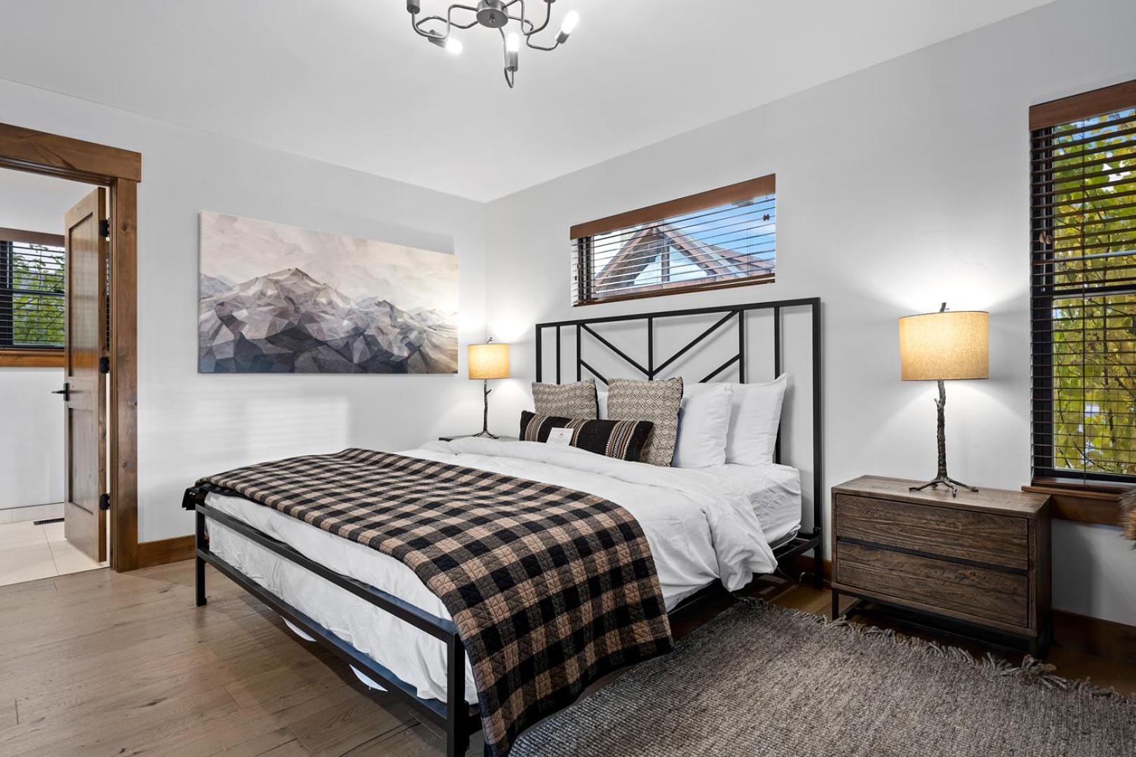 Beautiful Views! Jacuzzi, Indoor Outdoor Fireplace, Steps to Lake Estes - Property Image 53