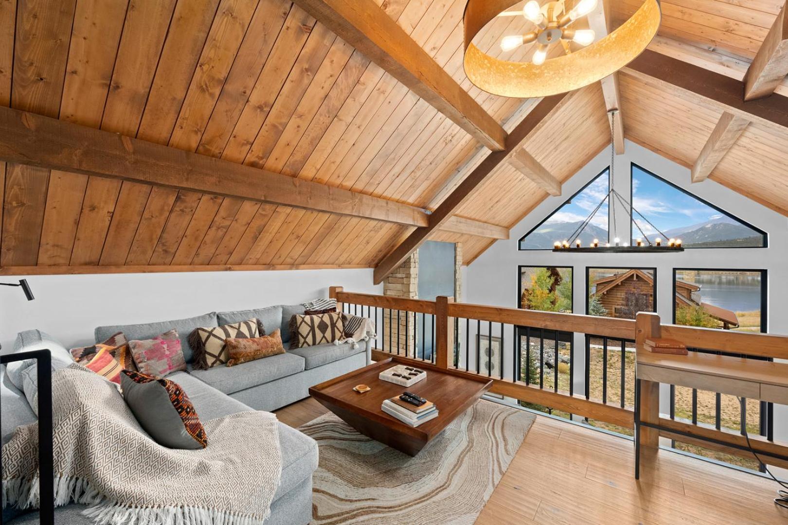 Beautiful Views! Jacuzzi, Indoor Outdoor Fireplace, Steps to Lake Estes - Property Image 5