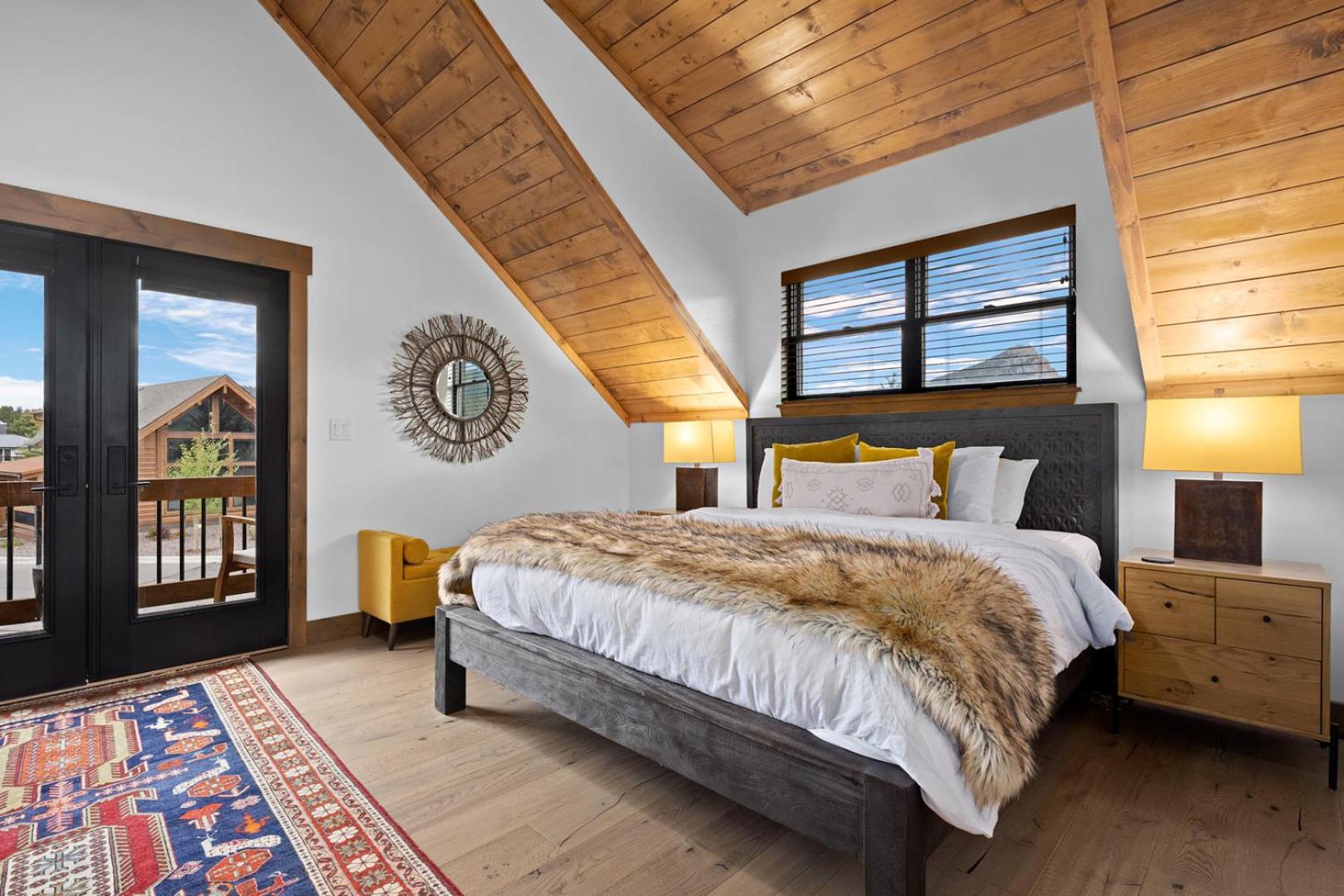 Beautiful Views! Jacuzzi, Indoor Outdoor Fireplace, Steps to Lake Estes - Property Image 6