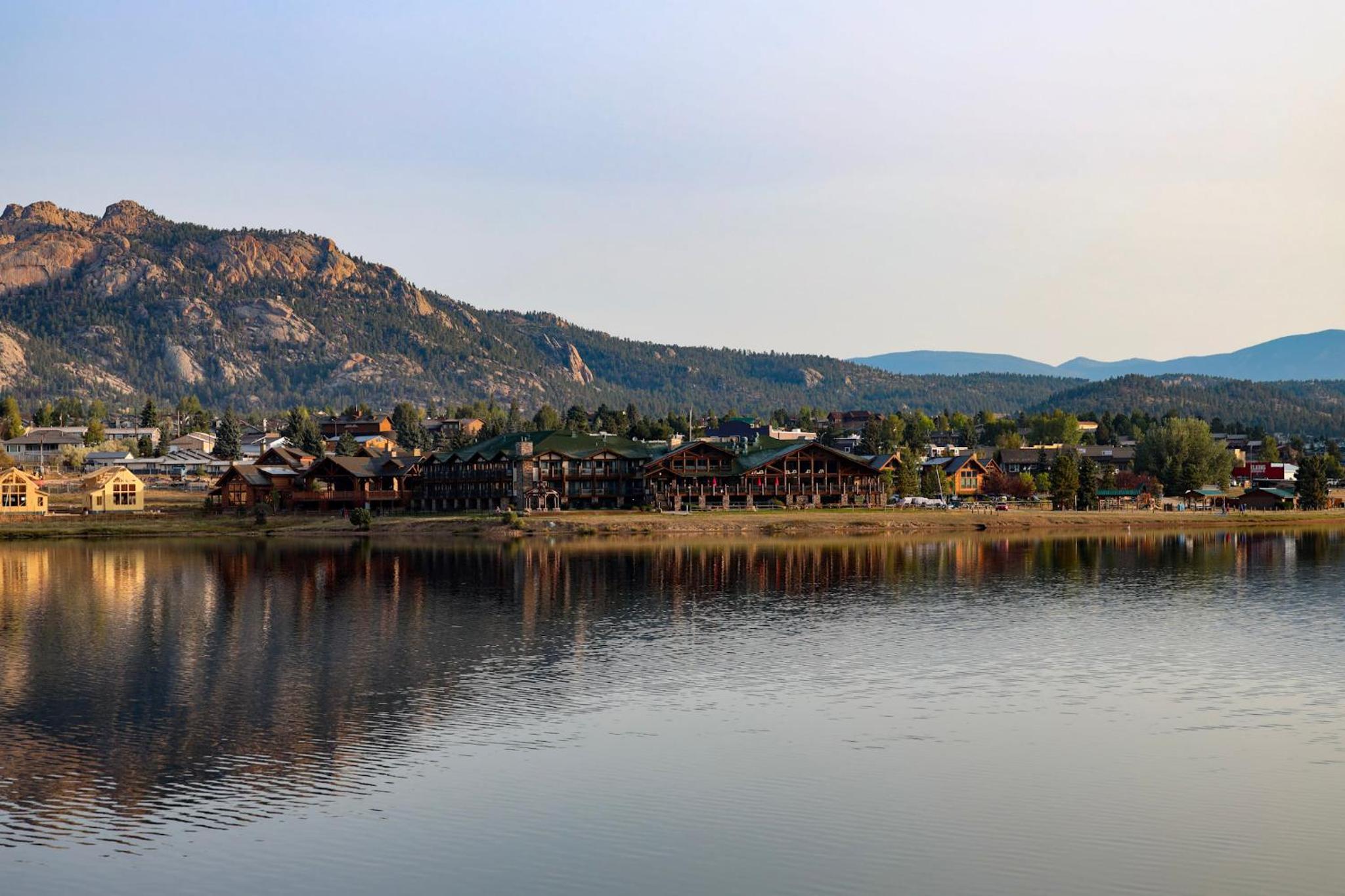 Beautiful Views! Jacuzzi, Indoor Outdoor Fireplace, Steps to Lake Estes - Property Image 35