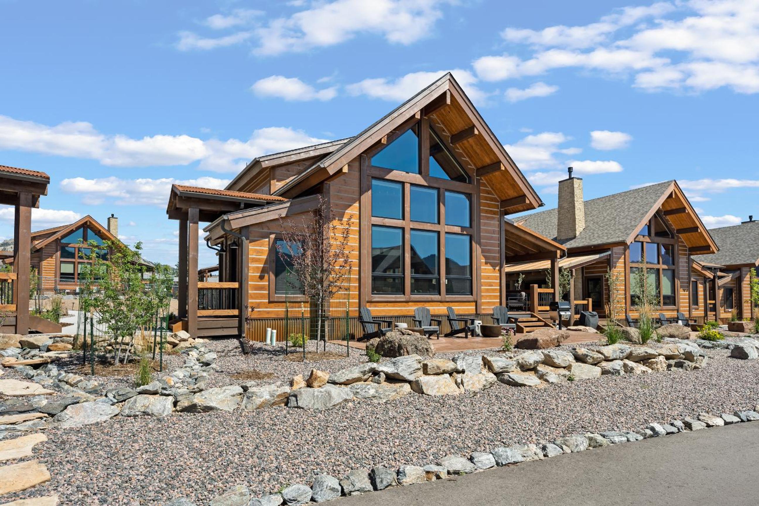 Indoor/Outdoor Fireplace, Jacuzzi, Heated Bathroom Floors
