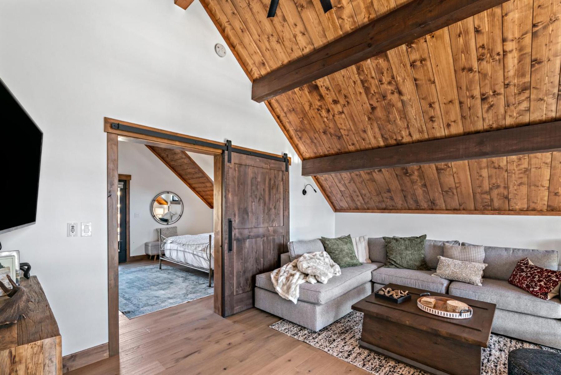 Indoor/Outdoor Fireplace, Jacuzzi, Heated Bathroom Floors