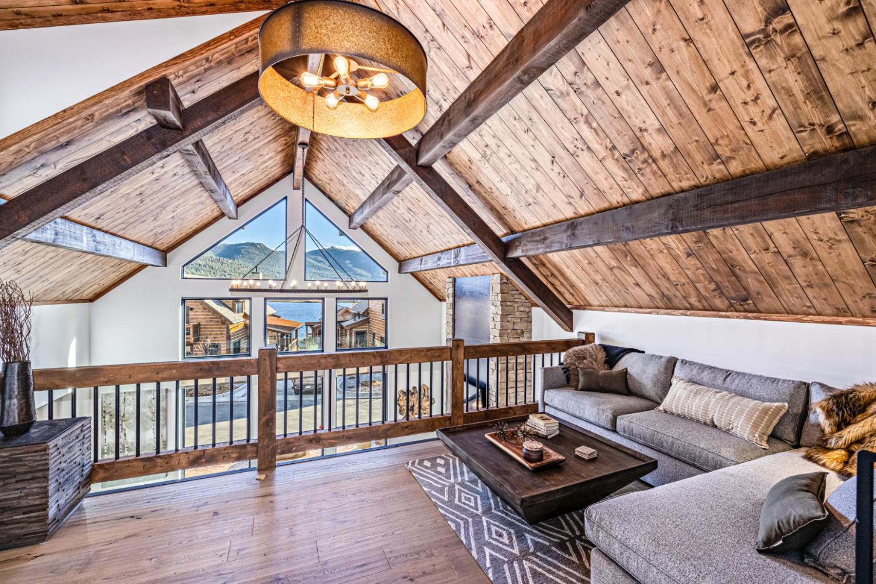 Private end unit with Jacuzzi, Two Patios, and Indoor Outdoor Fireplace - Property Image 26