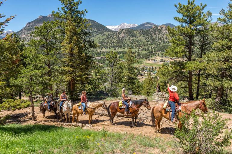 Private end unit with Jacuzzi, Two Patios, and Indoor Outdoor Fireplace - Property Image 34
