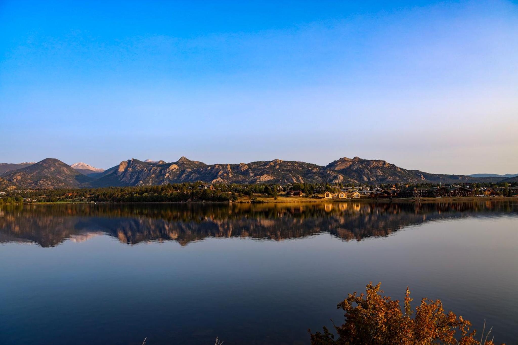 Private end unit with Jacuzzi, Two Patios, and Indoor Outdoor Fireplace - Property Image 36
