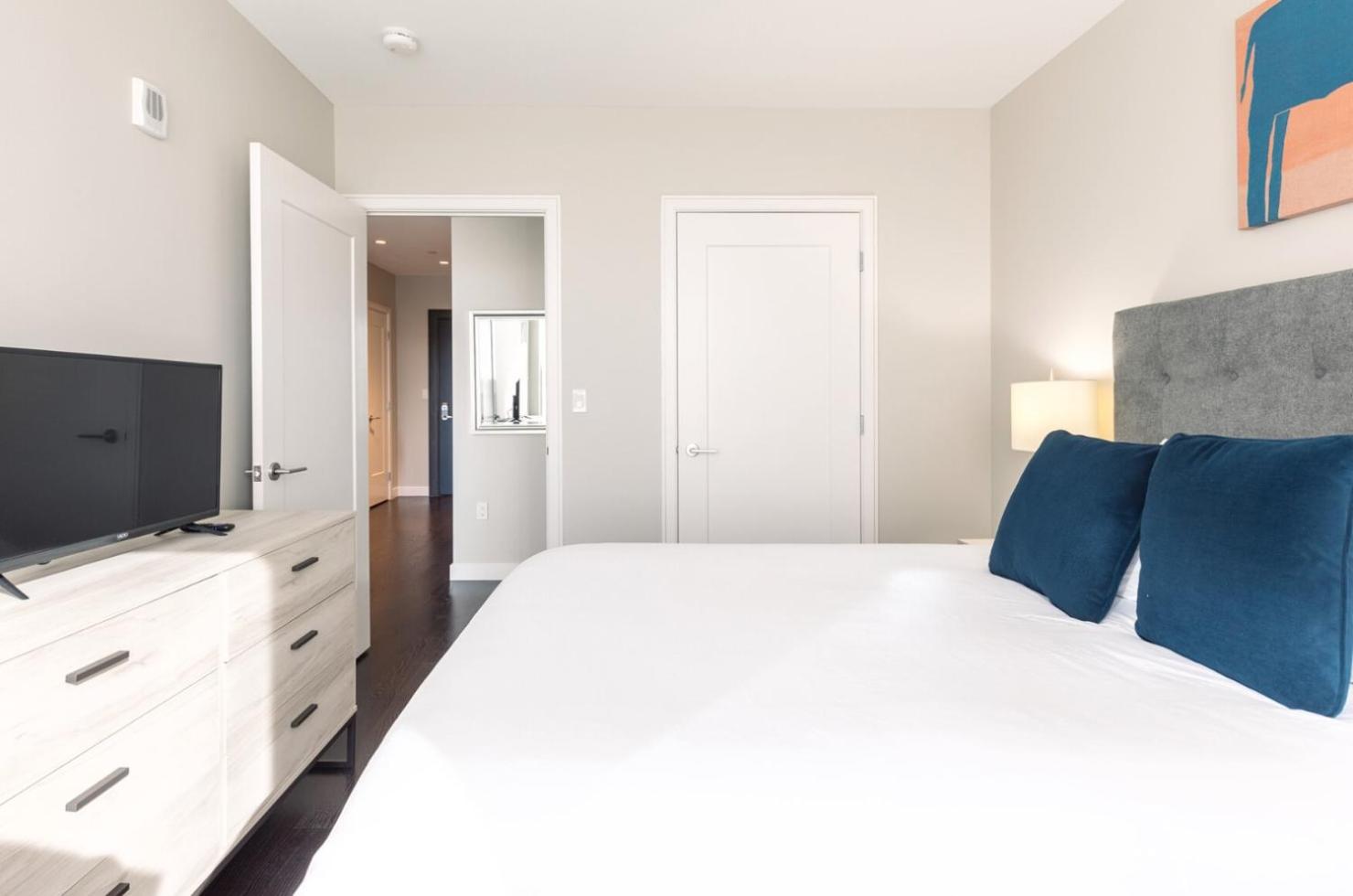 Bright & Modern Apt Downtown Seaport photo 4