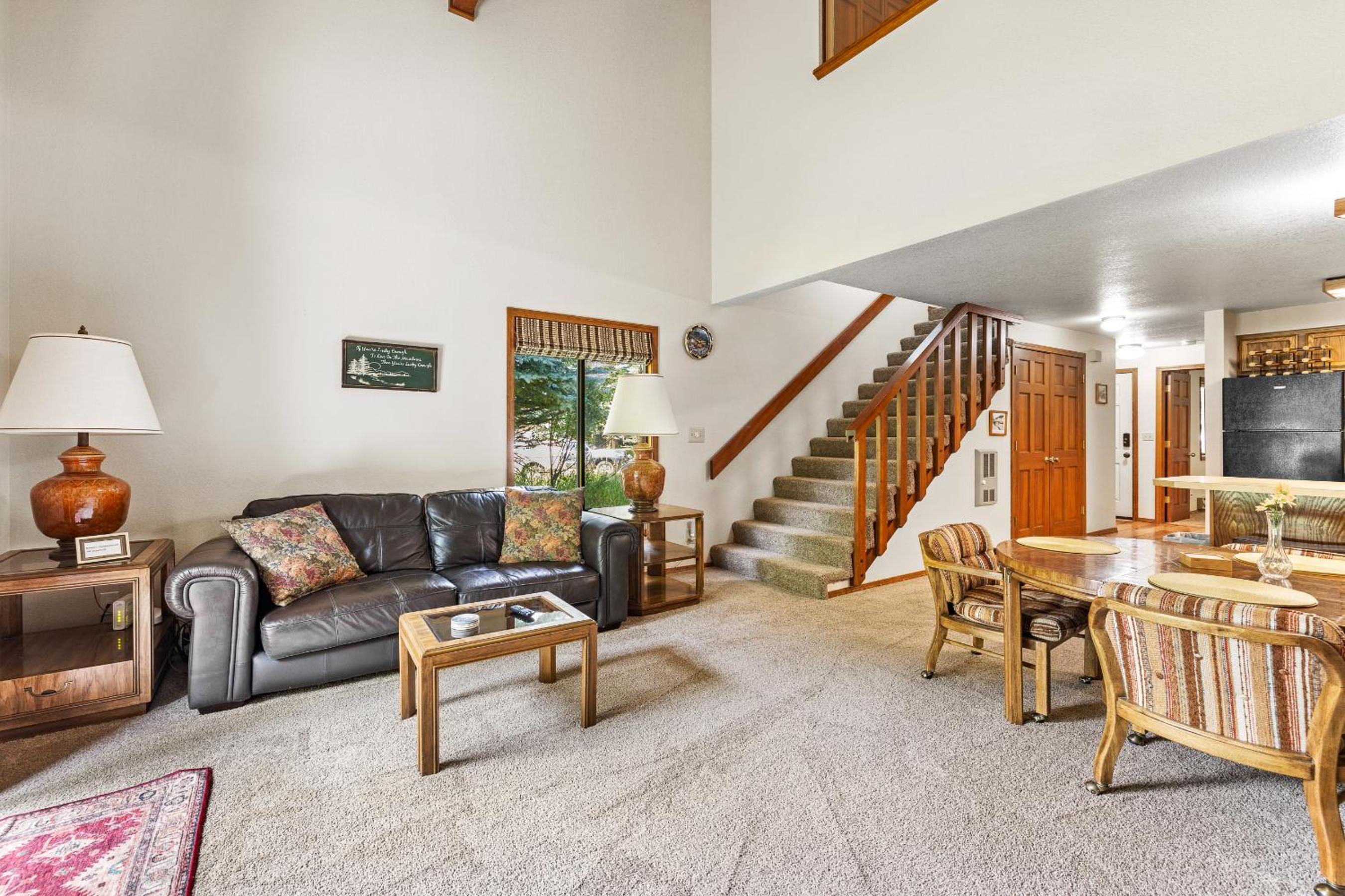 New! Aspen 4 Seasons - Seasonal pool - Close to beaches, parks, golf, and downtown view 2