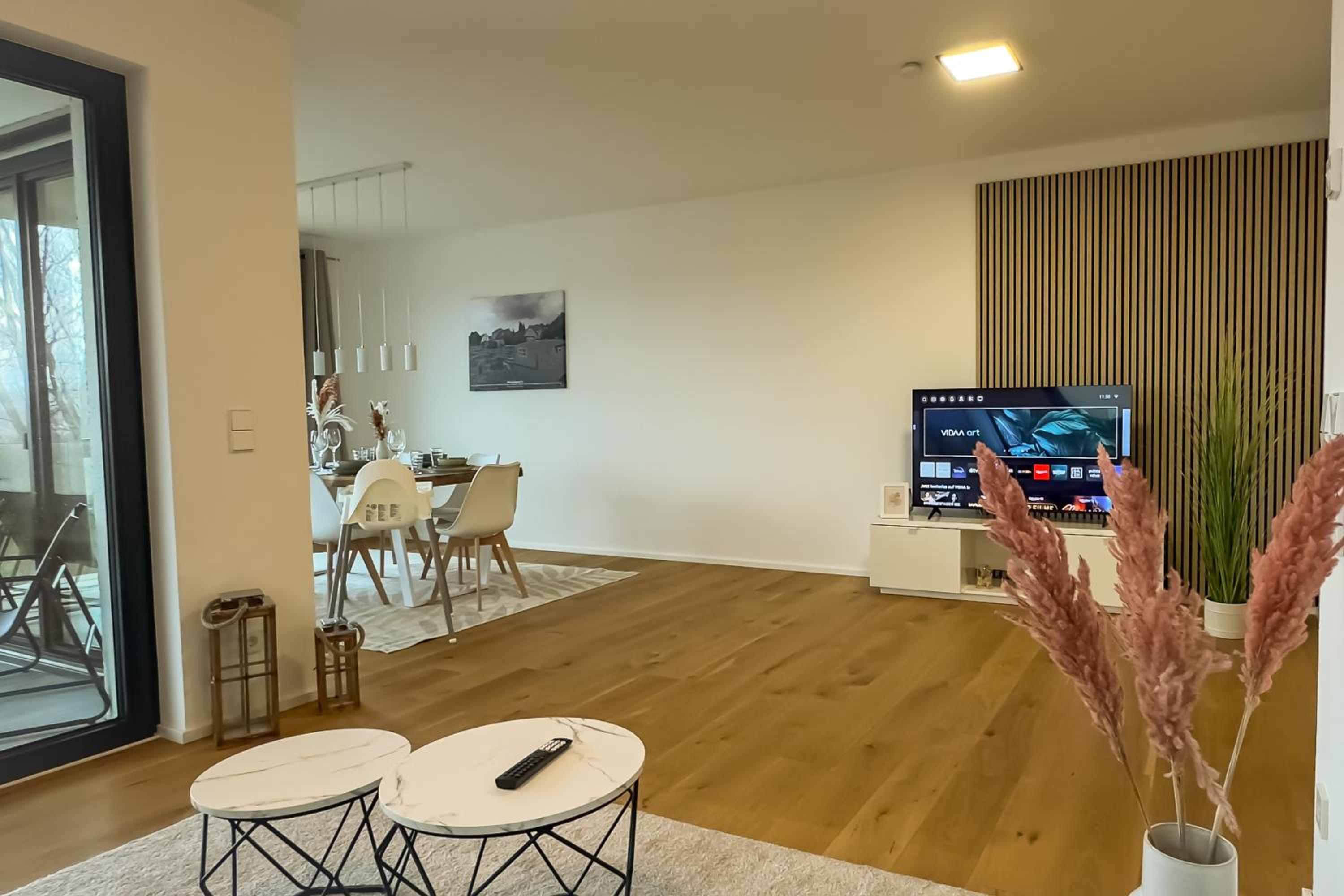 KEEP Hosting M11 Apartments am Kocher mit Balkon, Küche und Parkplatz