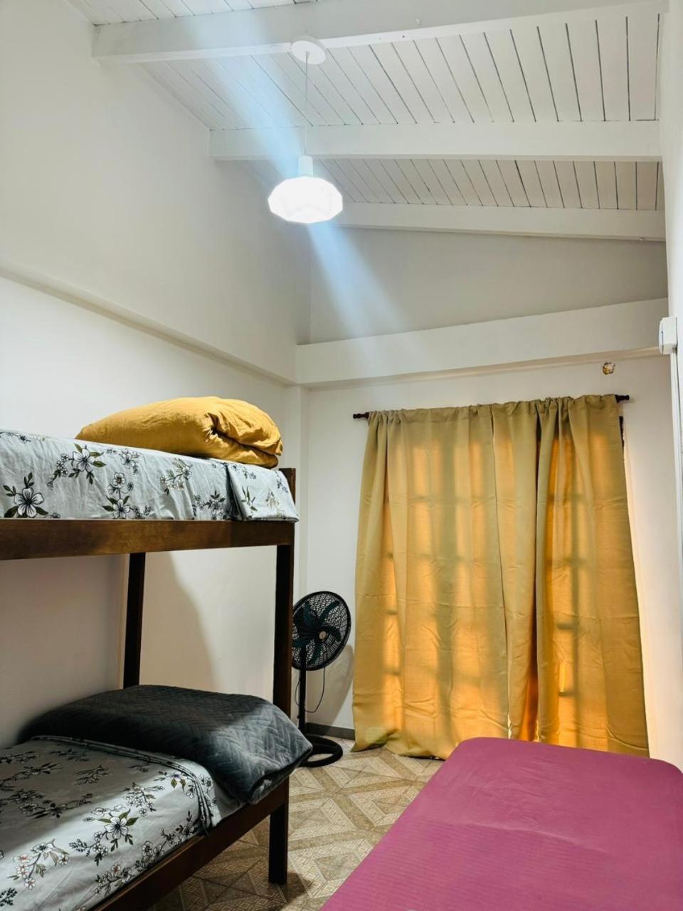 Casa S&G grande con 3 habitaciones, 8 personas, piscina privada, cochera, aire acondicionado, TV, wifi, excelente ubicacion