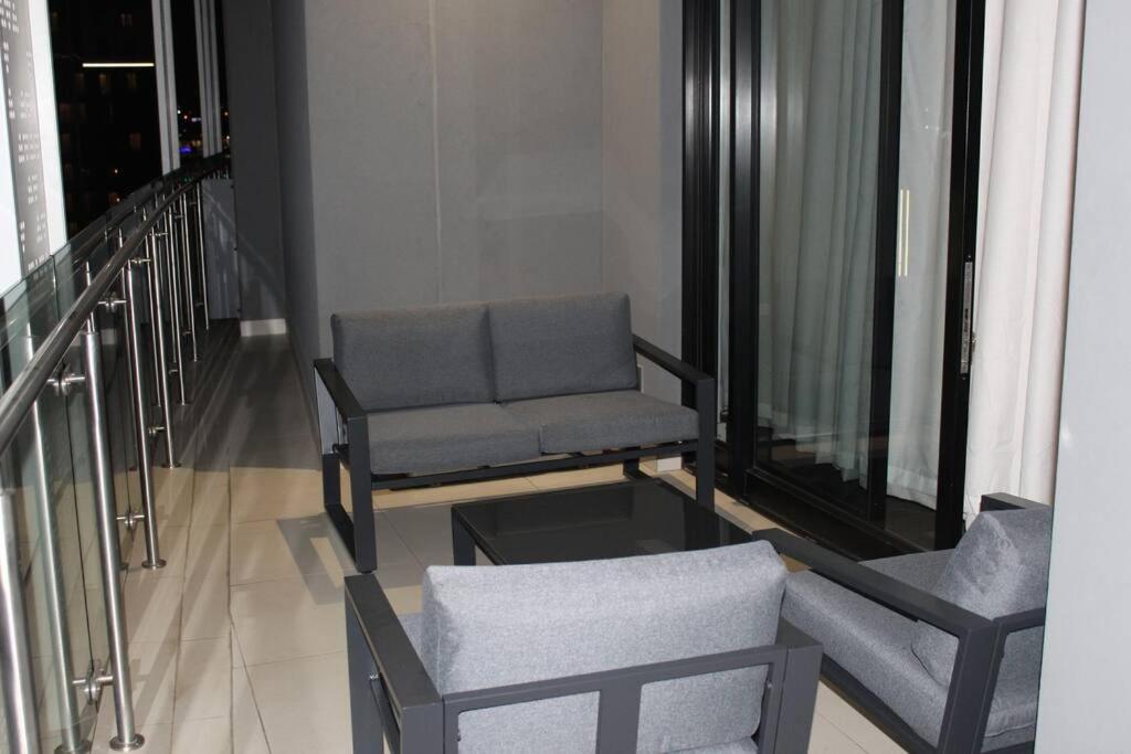 Hotel Shapz at Ellipse-Waterfall - Image 1