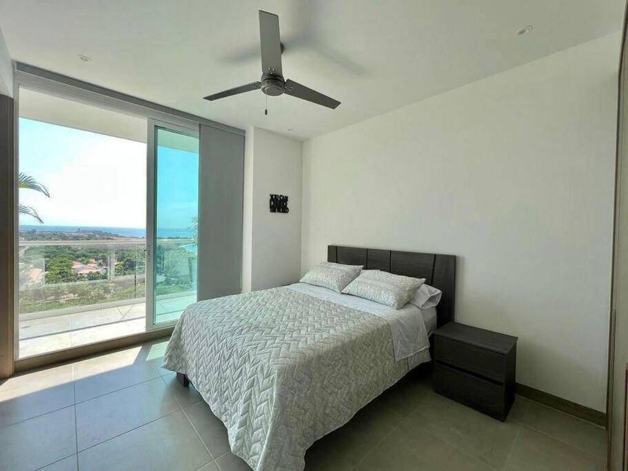 Espectacular Apartamento 211 M2, Playa Dormida Dos