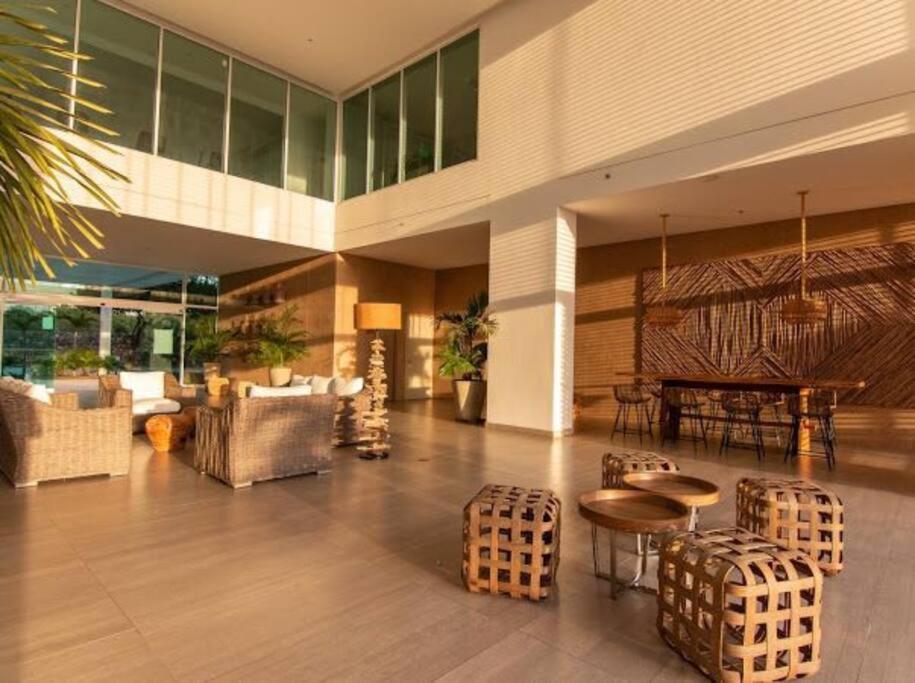 Espectacular Apartamento 211 M2, Playa Dormida Dos