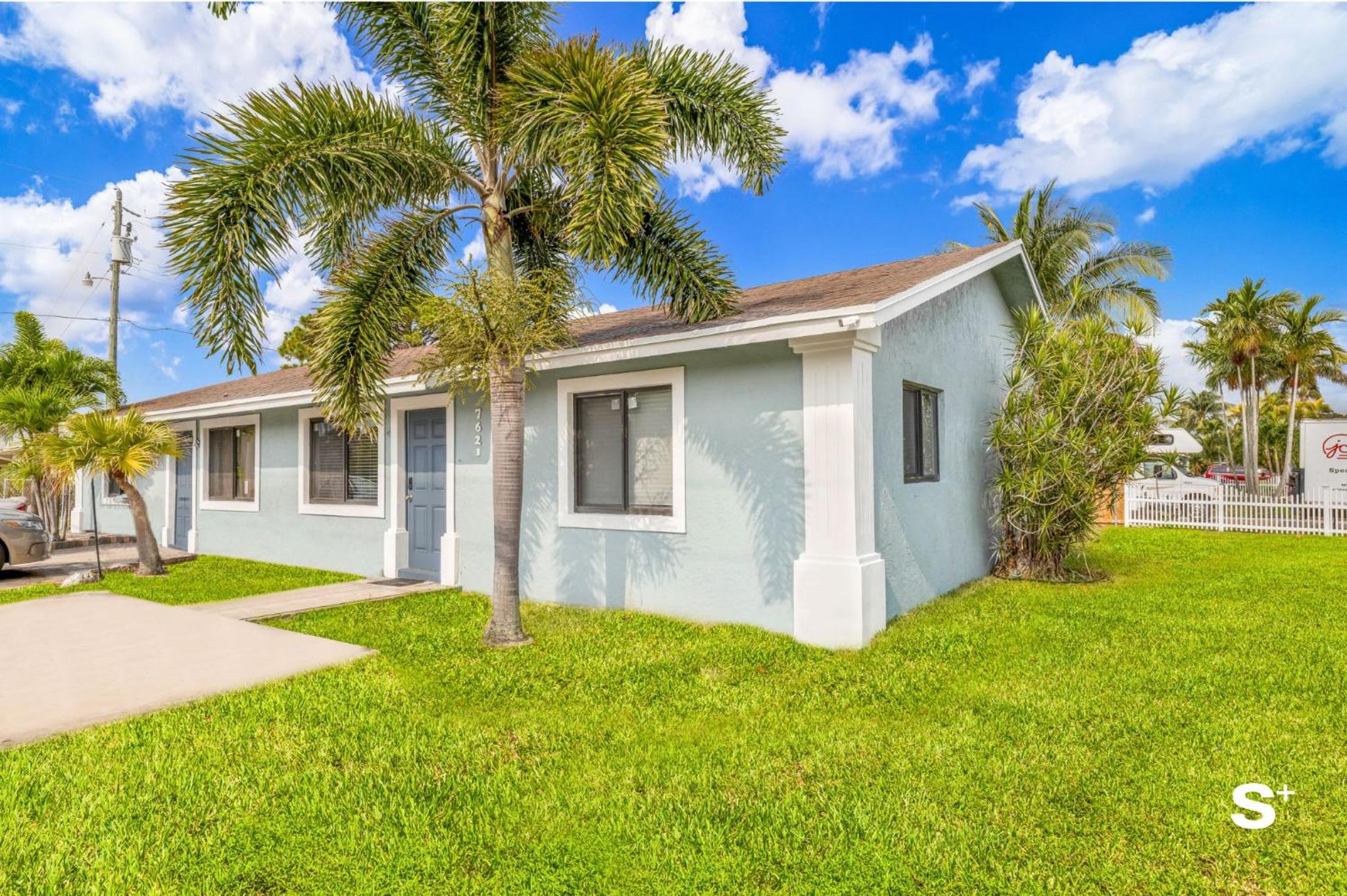 Lakeworth 2 Bedroom Home Free Parking view 2