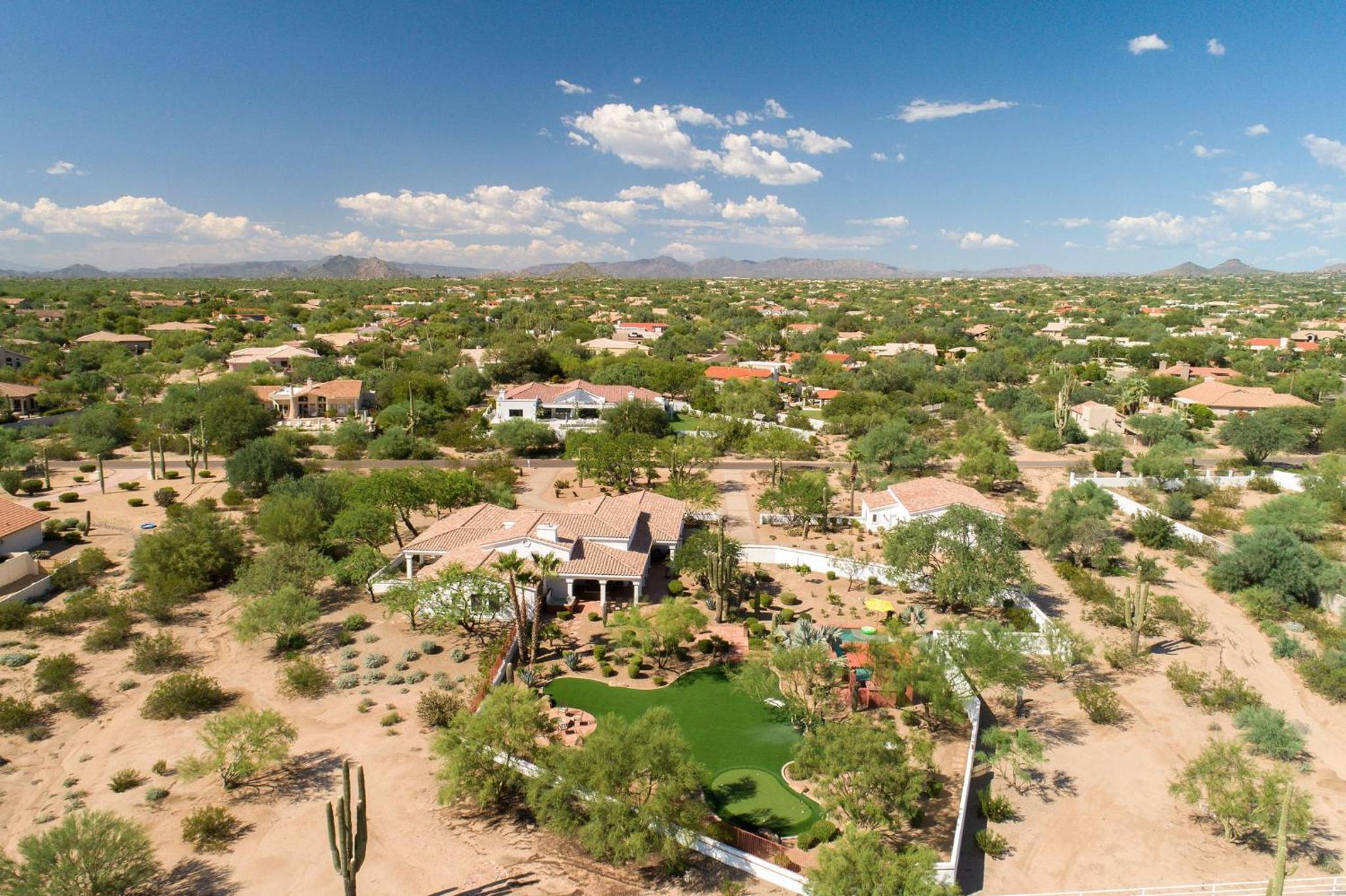 Rancho Relaxo by PaseoHomesAZ with Pool, Spa and Separate Casita