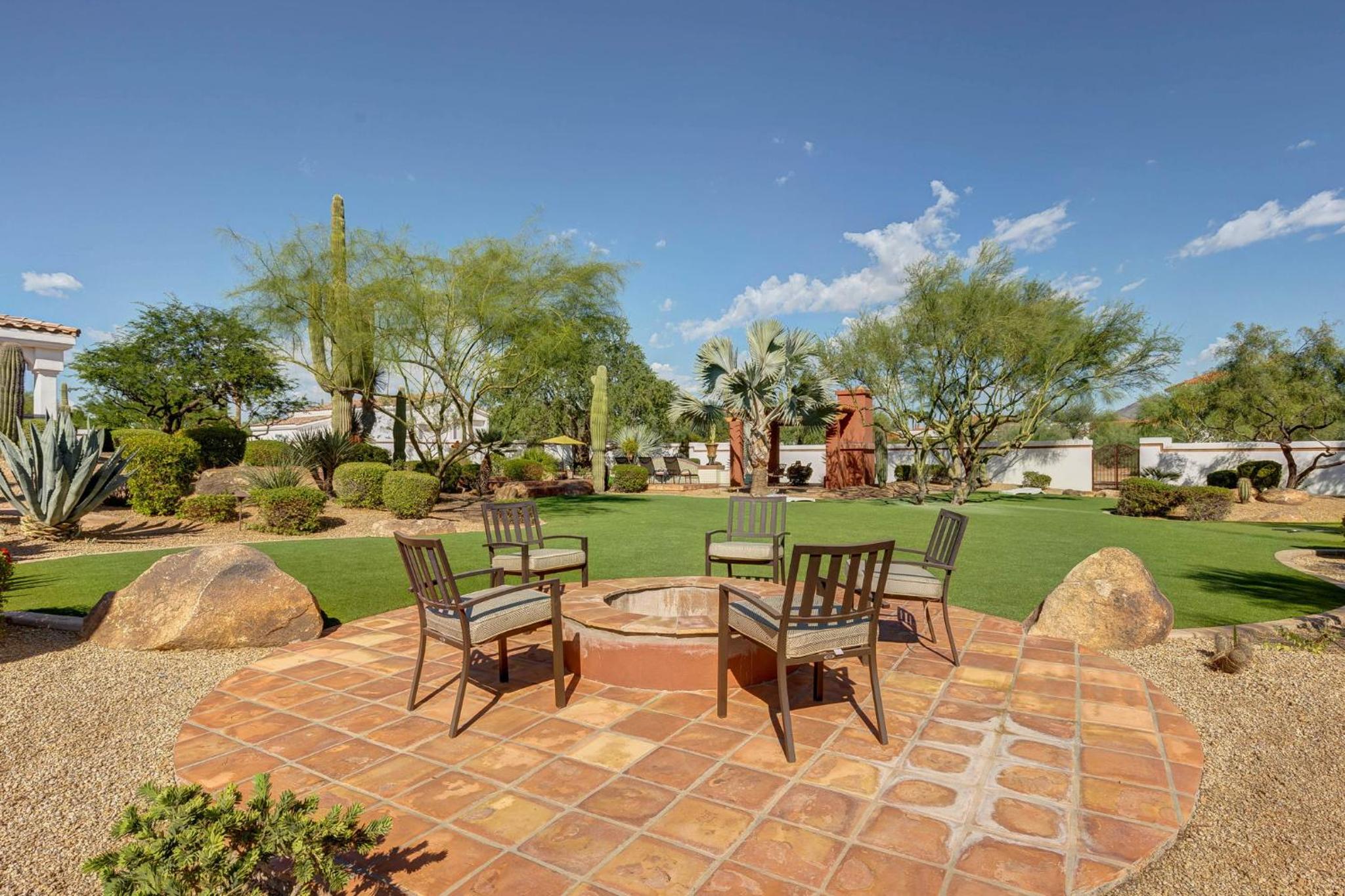 Rancho Relaxo by PaseoHomesAZ with Pool, Spa and Separate Casita