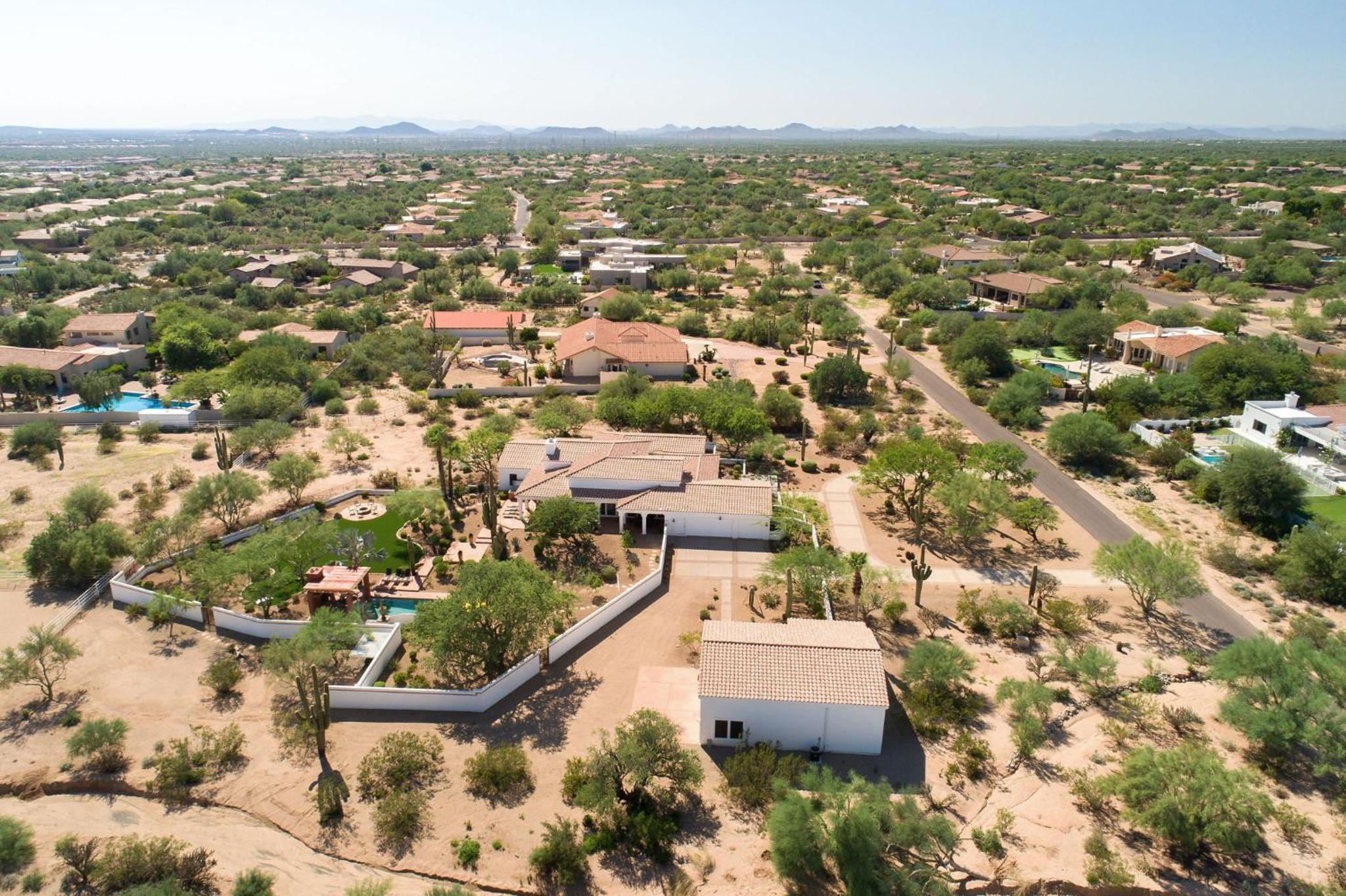 Rancho Relaxo by PaseoHomesAZ with Pool, Spa and Separate Casita