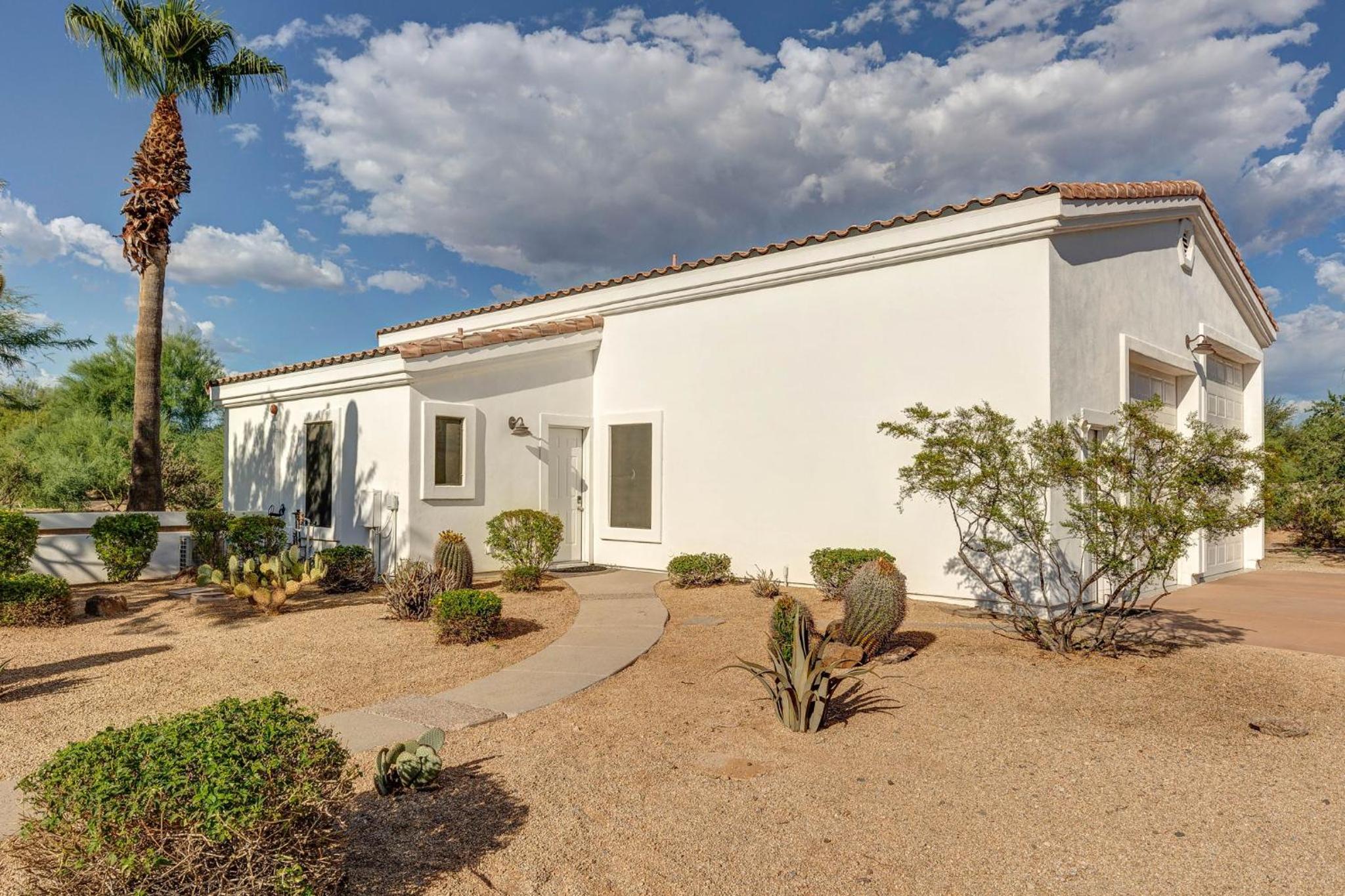 Rancho Relaxo by PaseoHomesAZ with Pool, Spa and Separate Casita