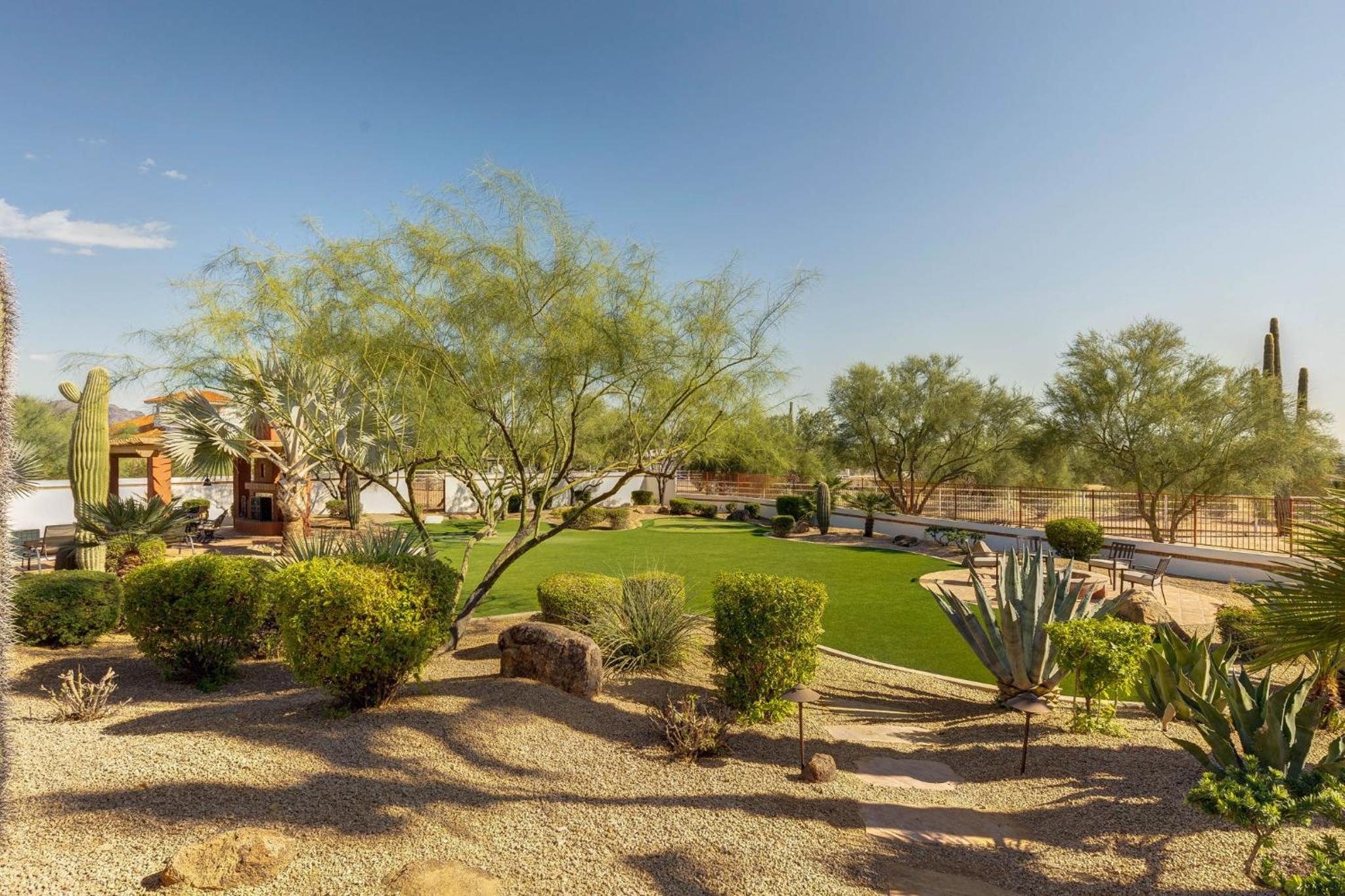 Rancho Relaxo by PaseoHomesAZ with Pool, Spa and Separate Casita