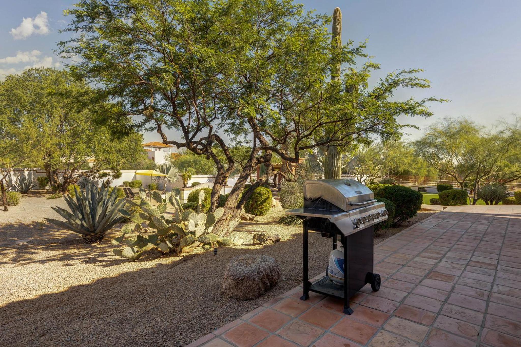 Rancho Relaxo by PaseoHomesAZ with Pool, Spa and Separate Casita