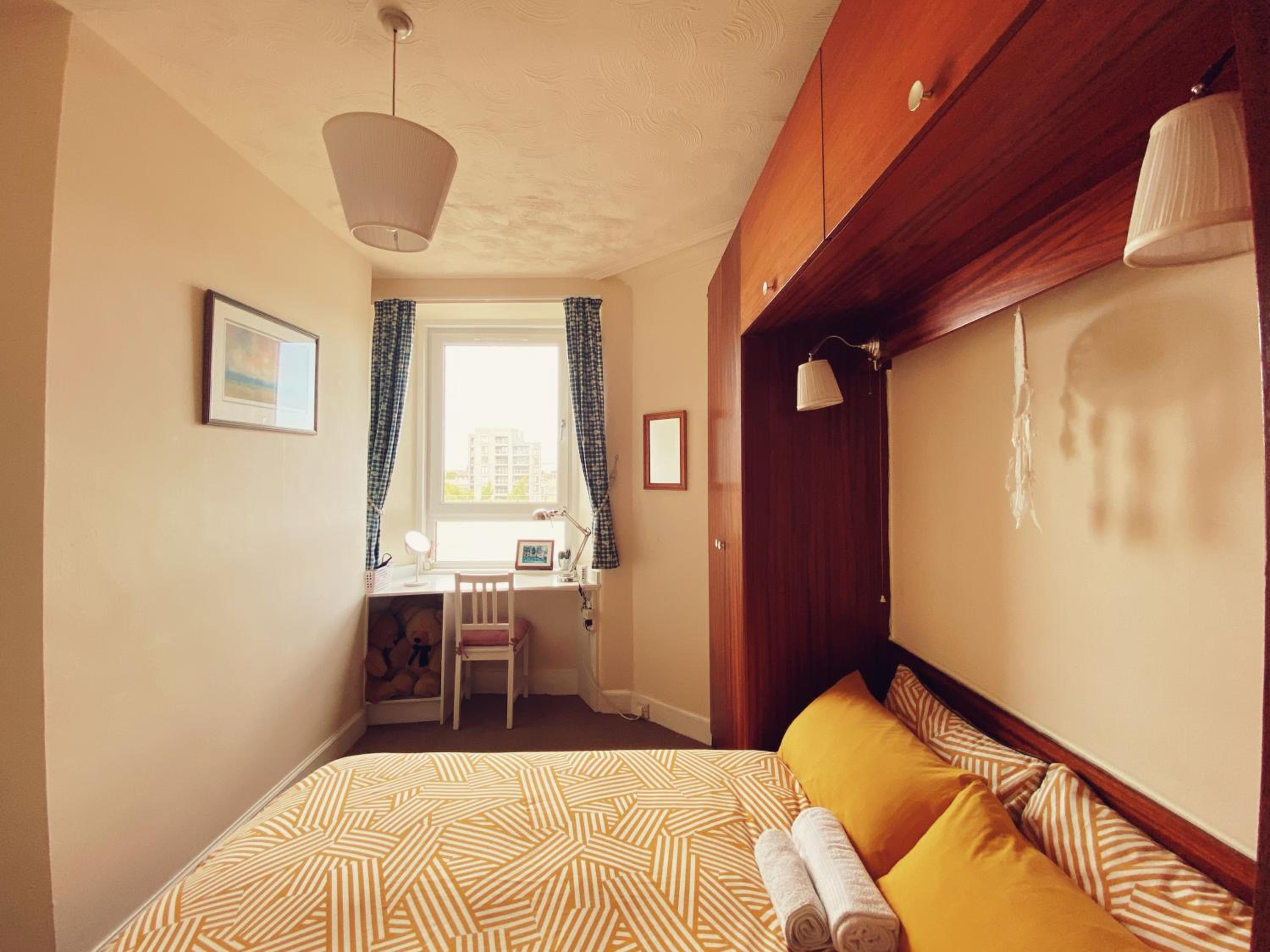 Edinburgh Meadowbank 1-Bedroom Flat view 4