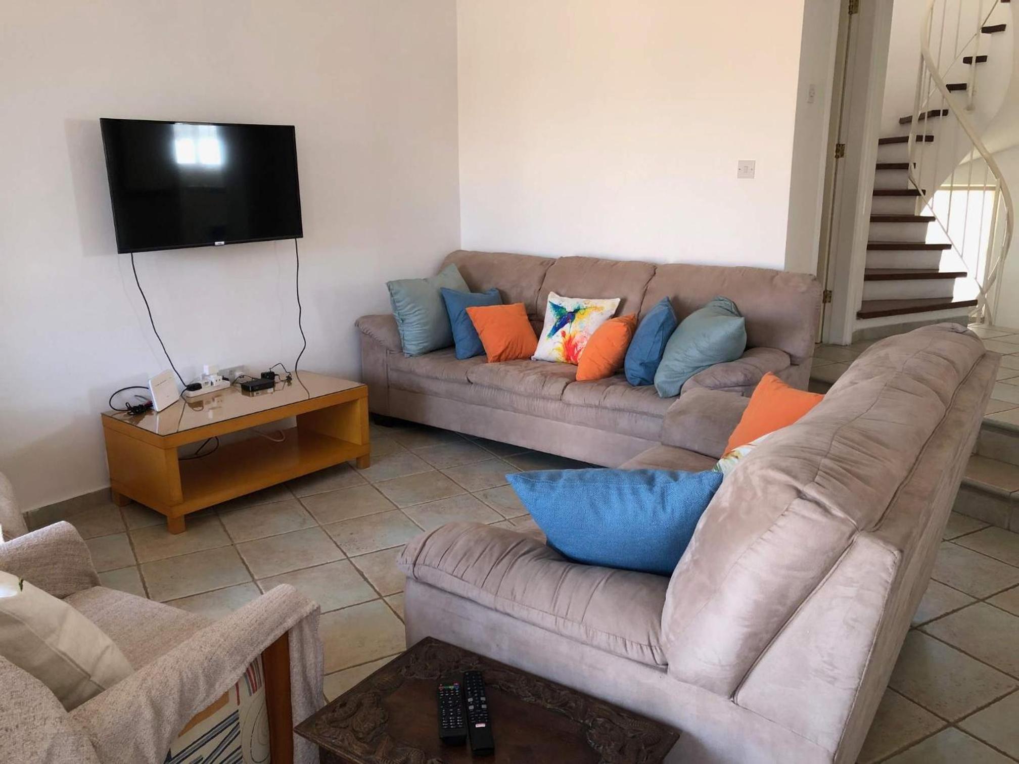 Spacious 3BR Villa - 5-Min to St Georges Beach - Perfect for Families