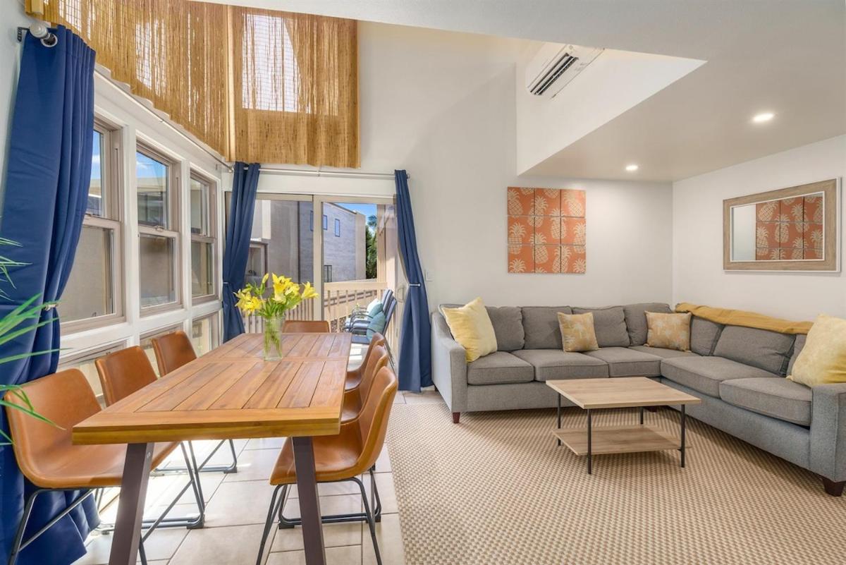 Beachfront Condo—3 bedrooms—Fully Renovated view 3
