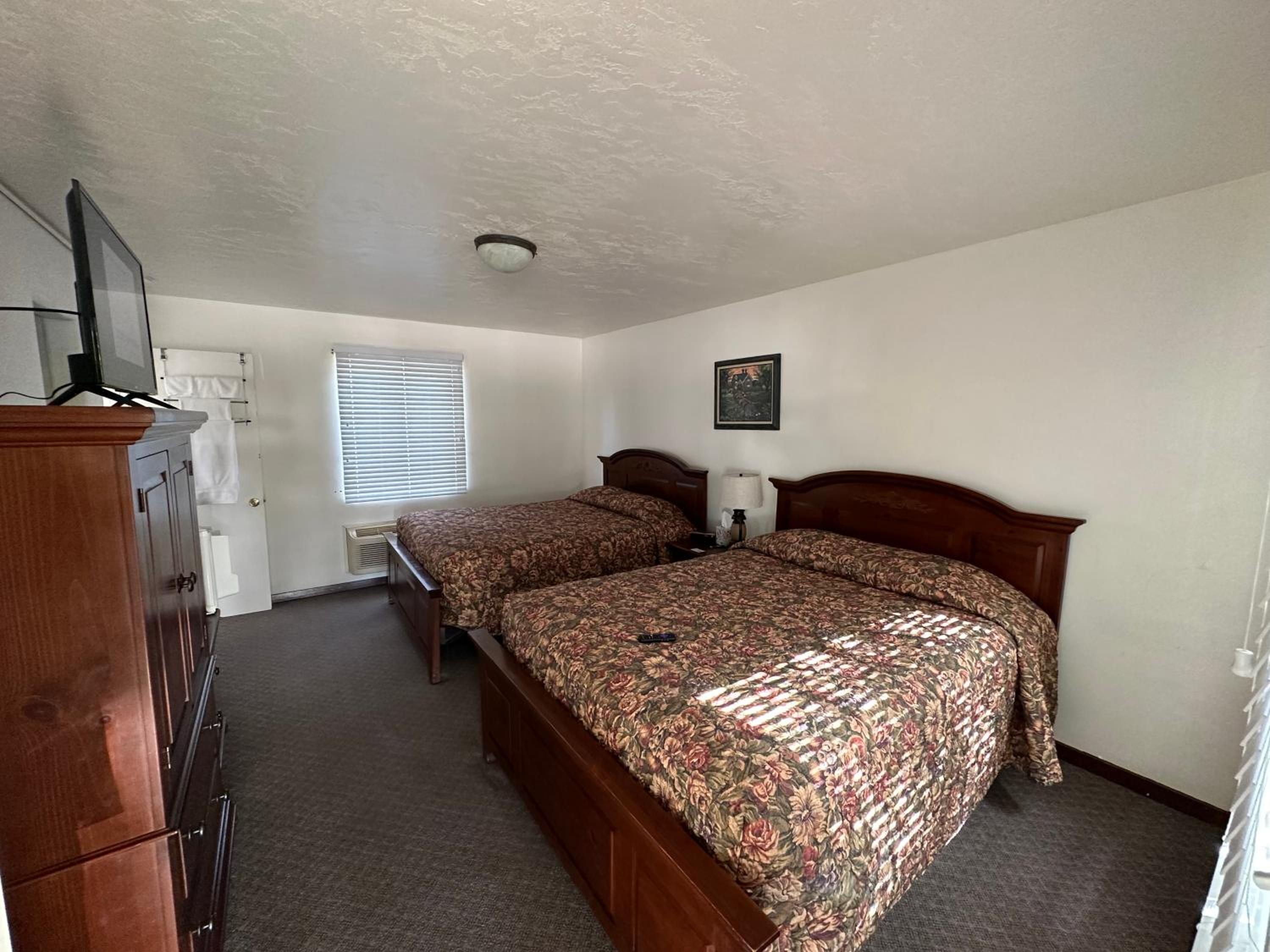 Kanosh Motel view 3