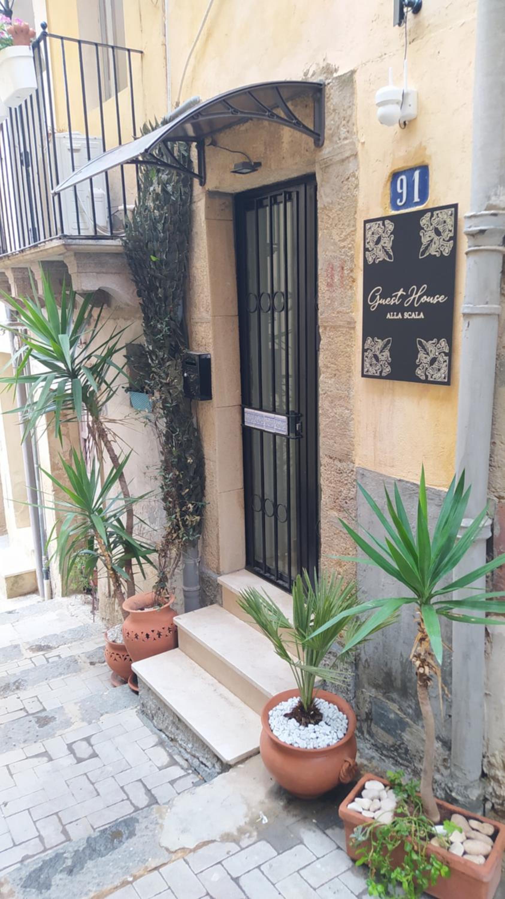 Guest House alla Scala view 3