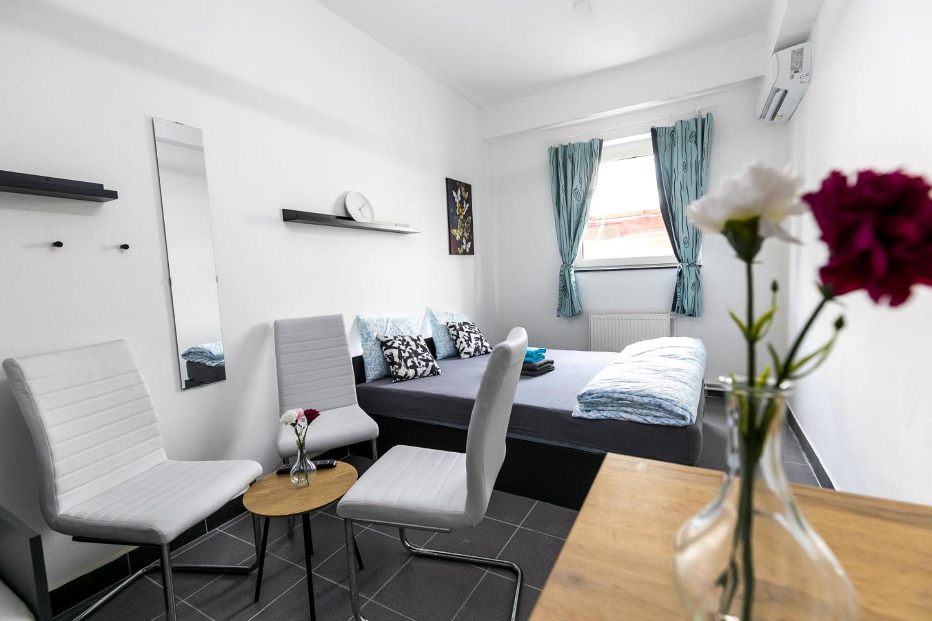 Mariposa Apartments