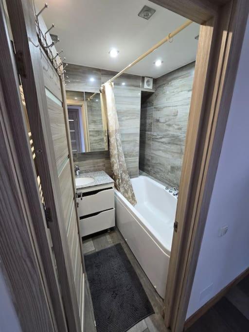Apartament cu 2 dormitoare
