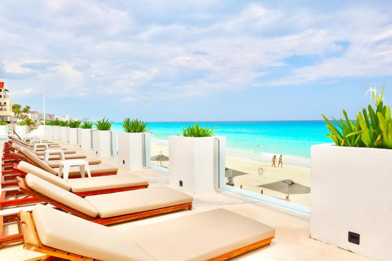 Oceanfront w/balcony, pool & beach access