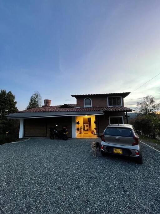Casa de Campo completa ubicada en Santa Elena