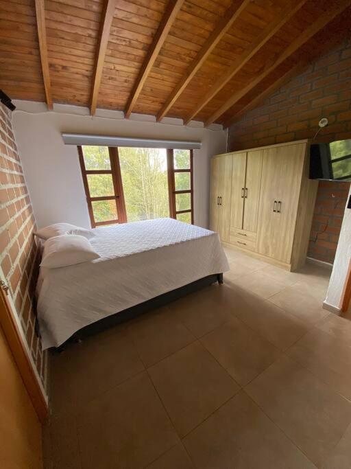 Casa de Campo completa ubicada en Santa Elena