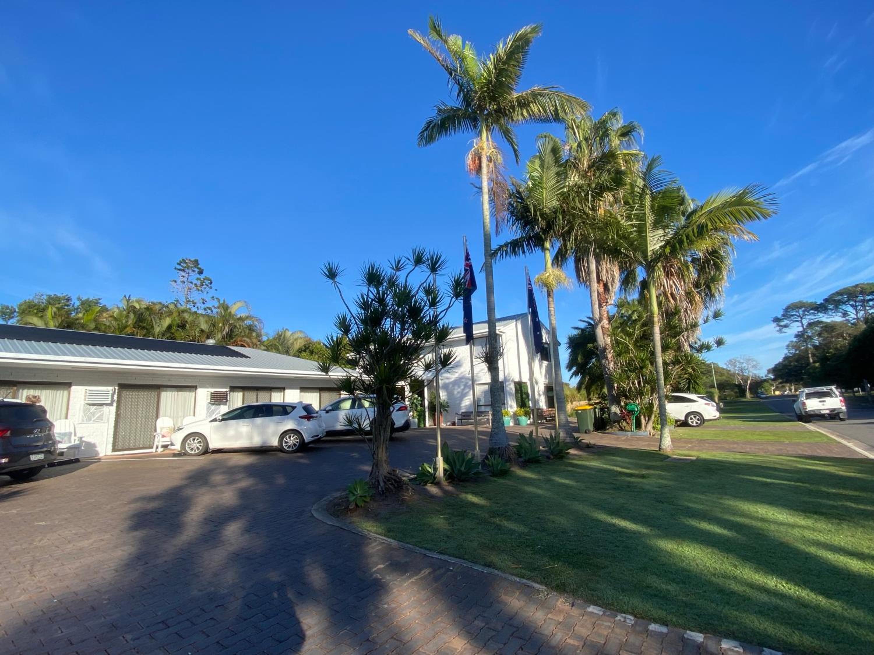 Beachmere Palms Motel