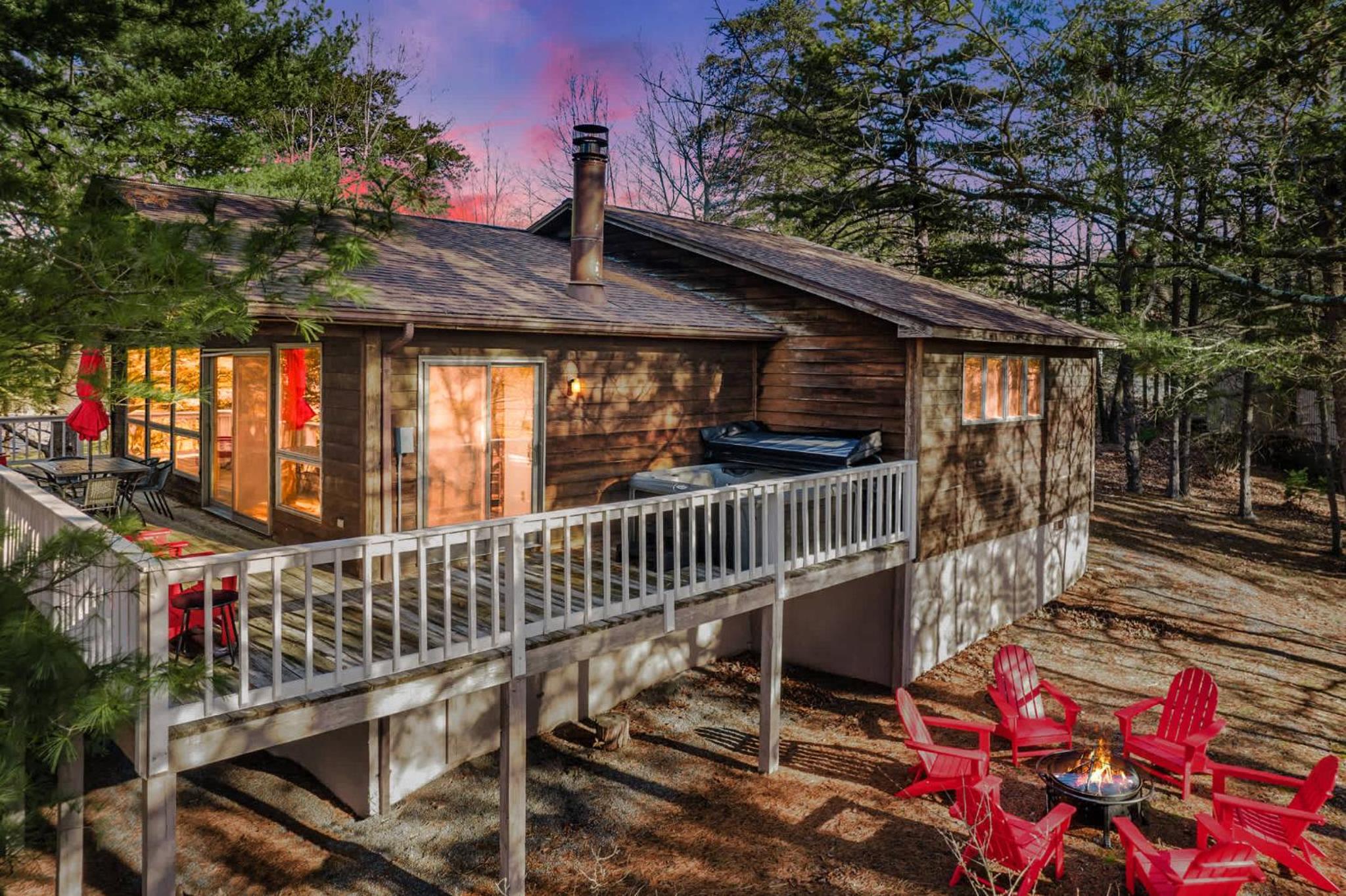 Hotel Hot Tub, Fire Pit, Grill, Deck w Resort Amenities - Image 1