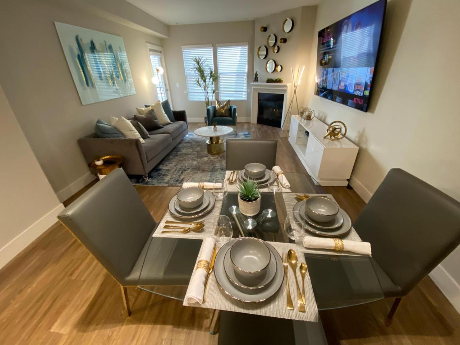 Los Angeles Vacations - Penthouse One Bedroom Garden View Condo by UCLA - Property Image 58