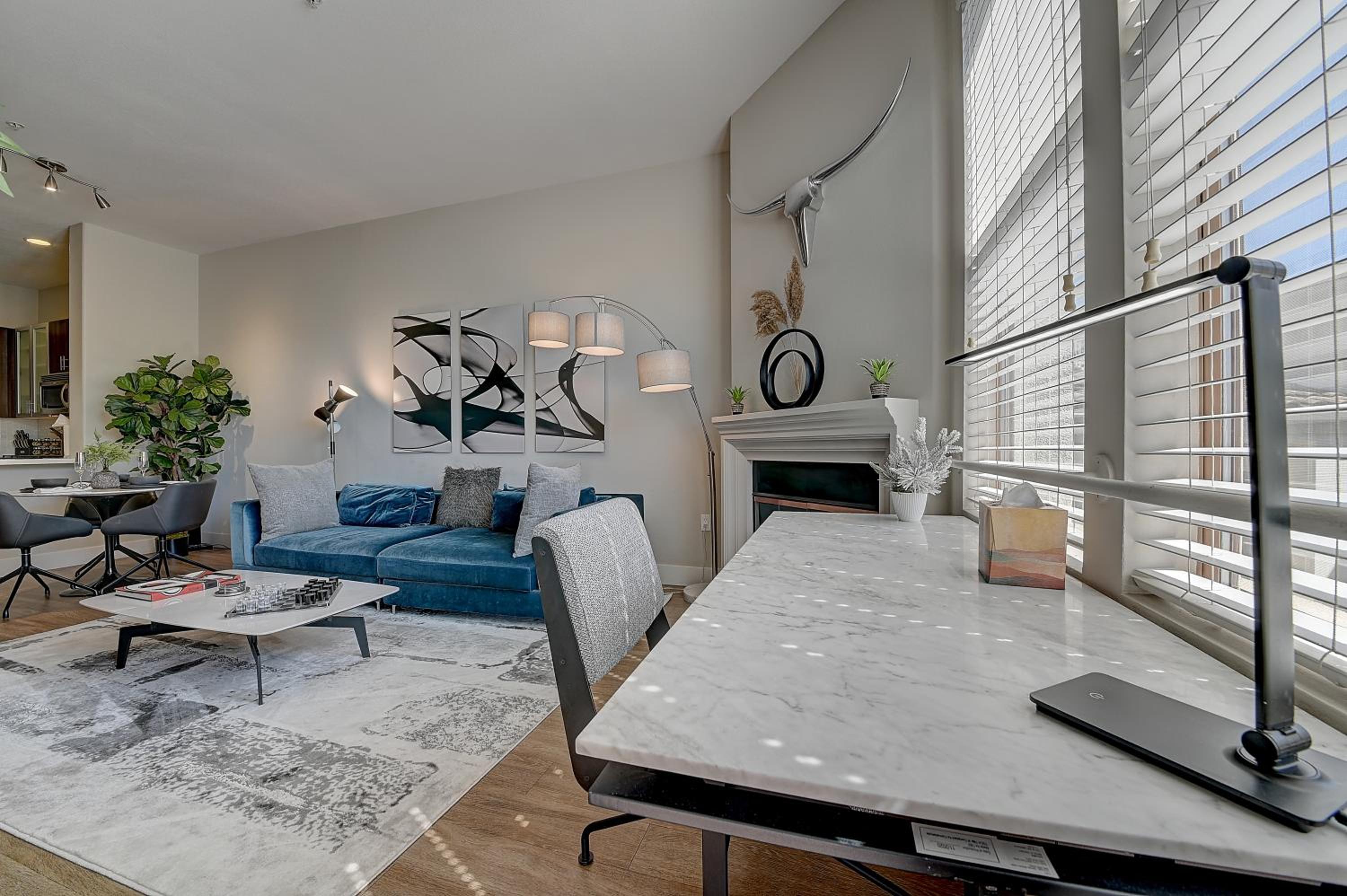 Los Angeles Vacations - Penthouse One Bedroom Garden View Condo by UCLA - Property Image 10