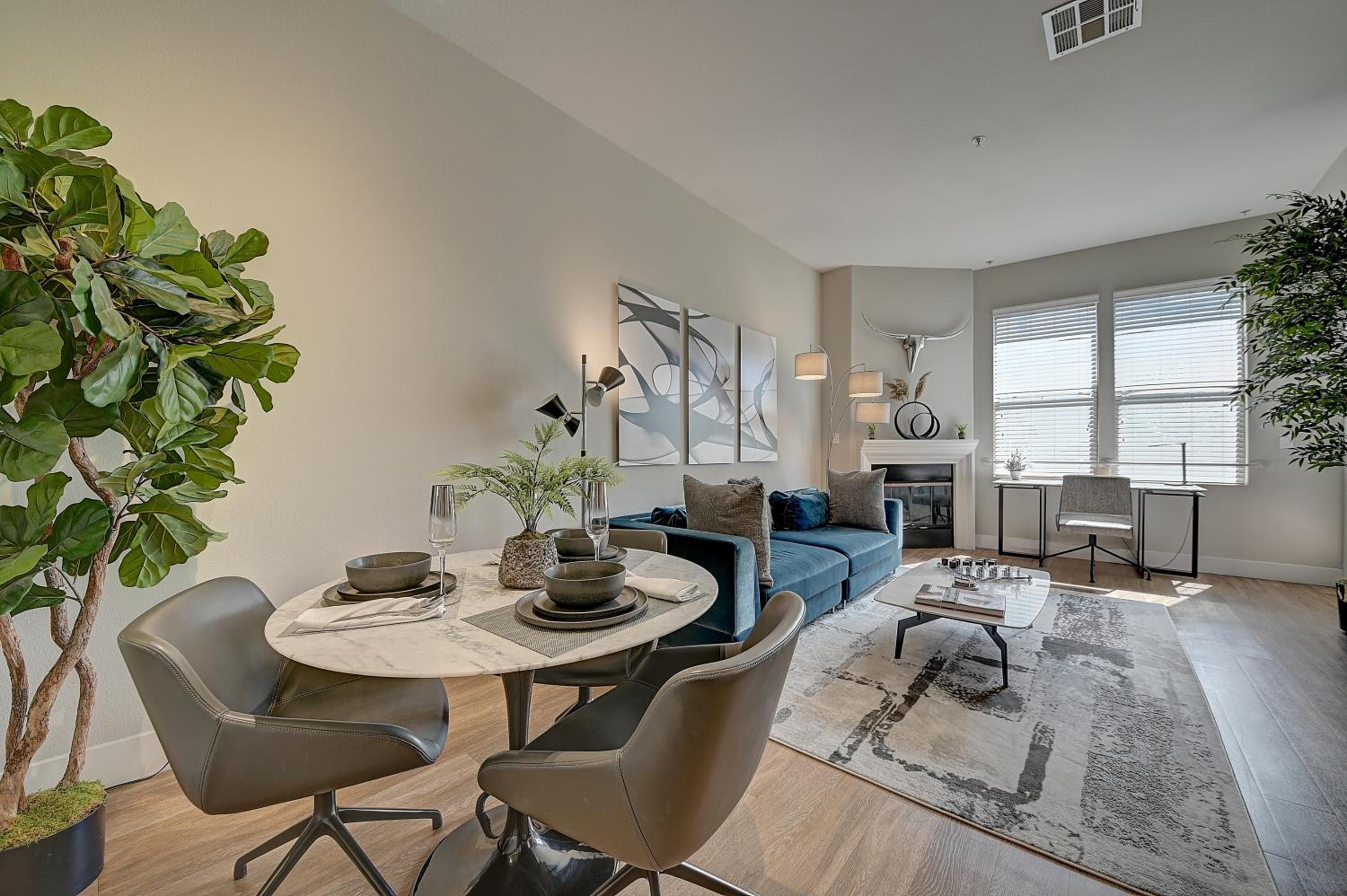 Los Angeles Vacations - Penthouse One Bedroom Garden View Condo by UCLA - Property Image 5