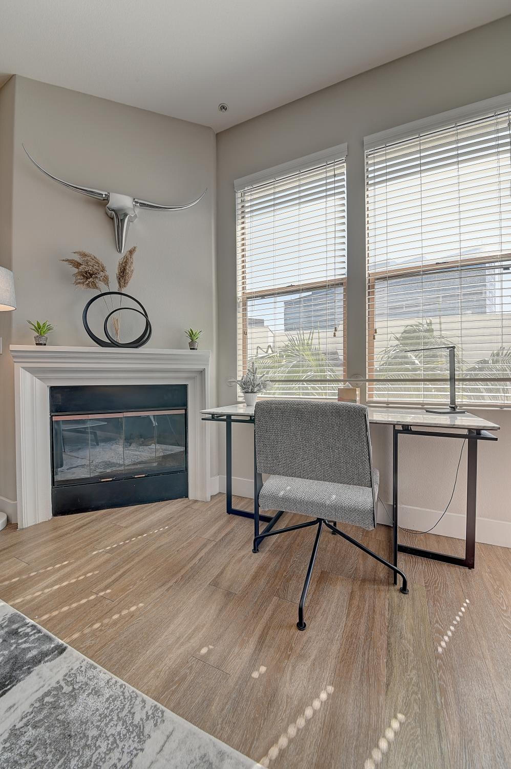 Los Angeles Vacations - Penthouse One Bedroom Garden View Condo by UCLA - Property Image 22