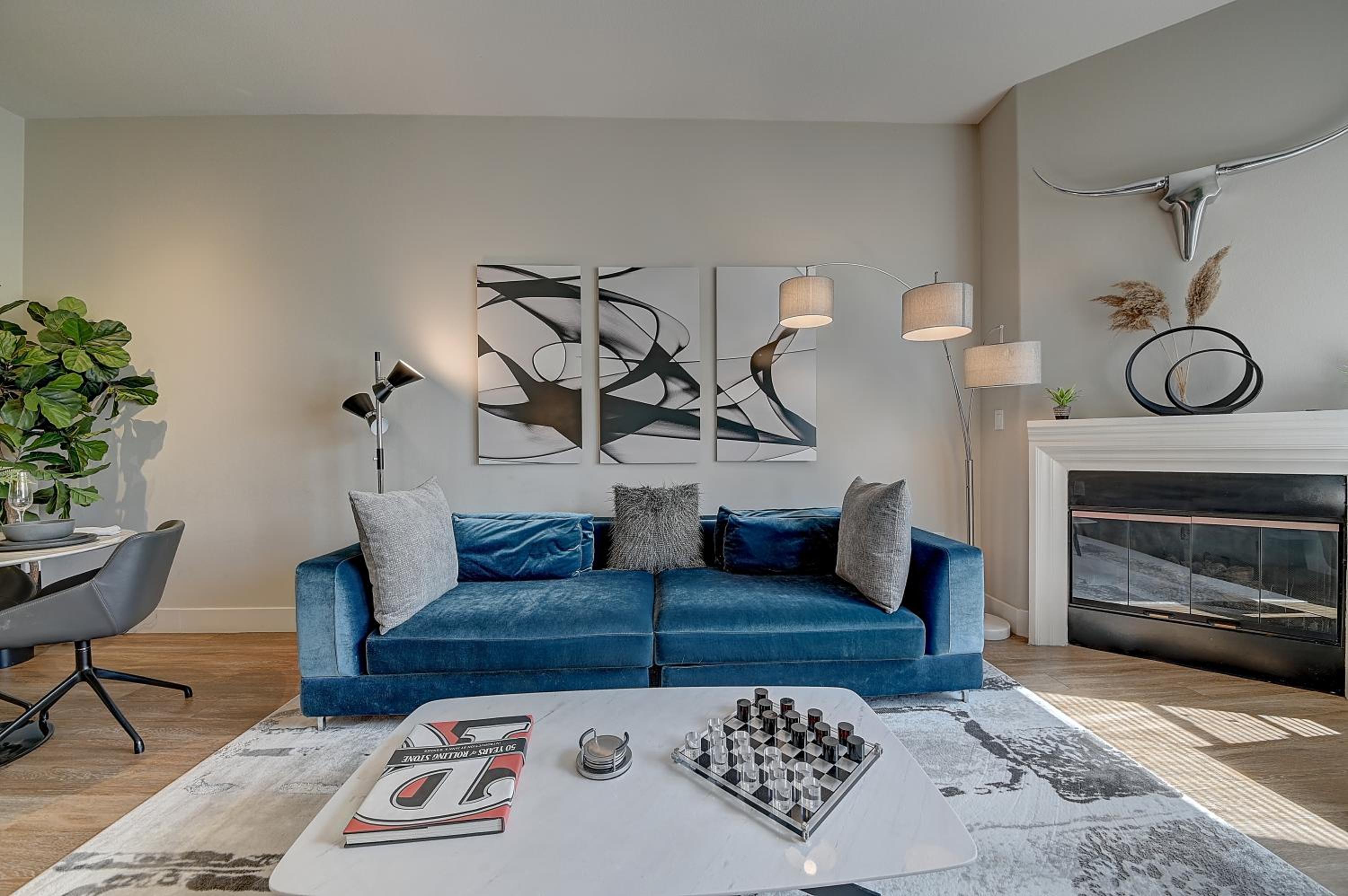 Los Angeles Vacations - Penthouse One Bedroom Garden View Condo by UCLA - Property Image 29