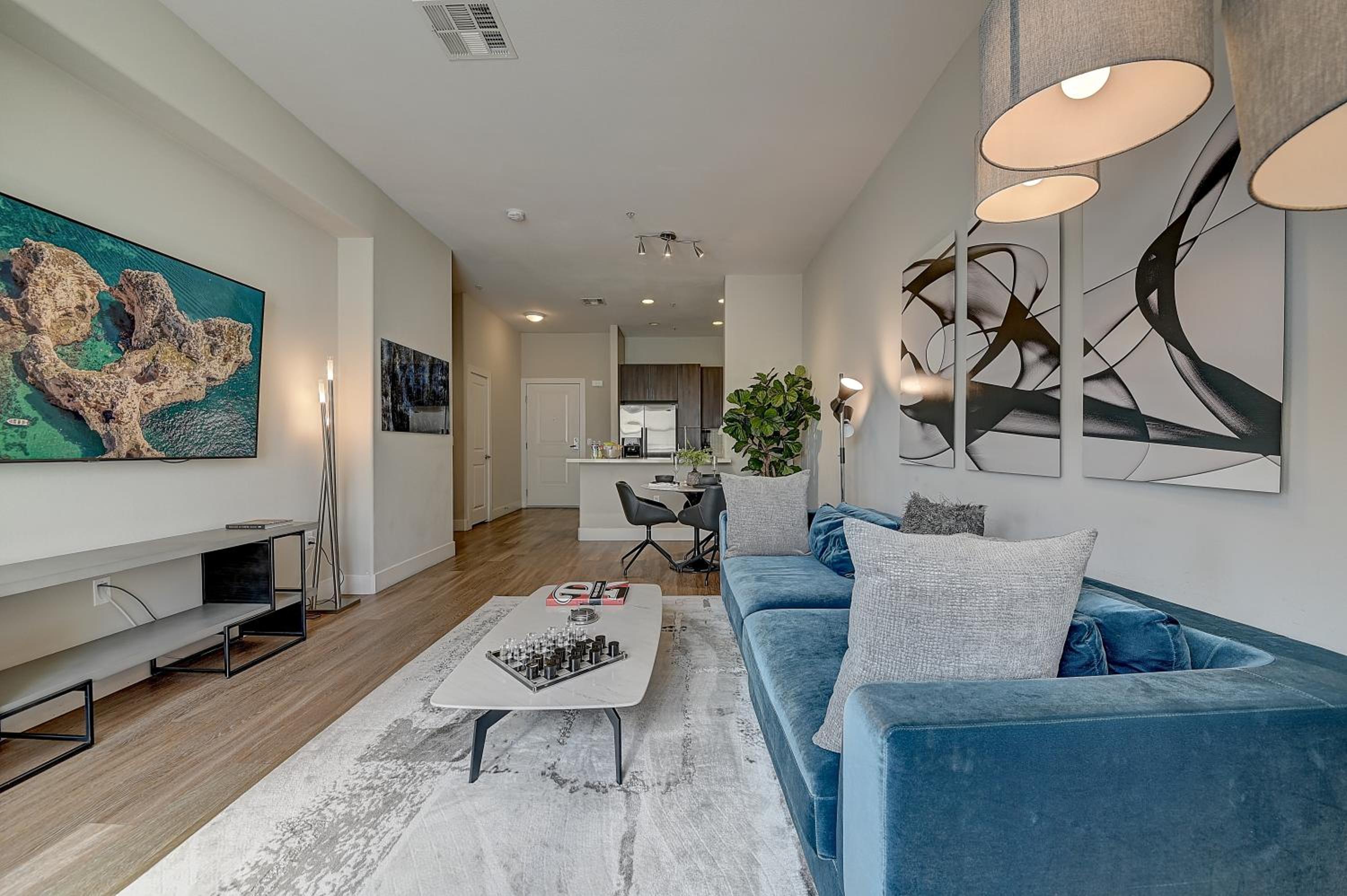 Los Angeles Vacations - Penthouse One Bedroom Garden View Condo by UCLA - Property Image 30