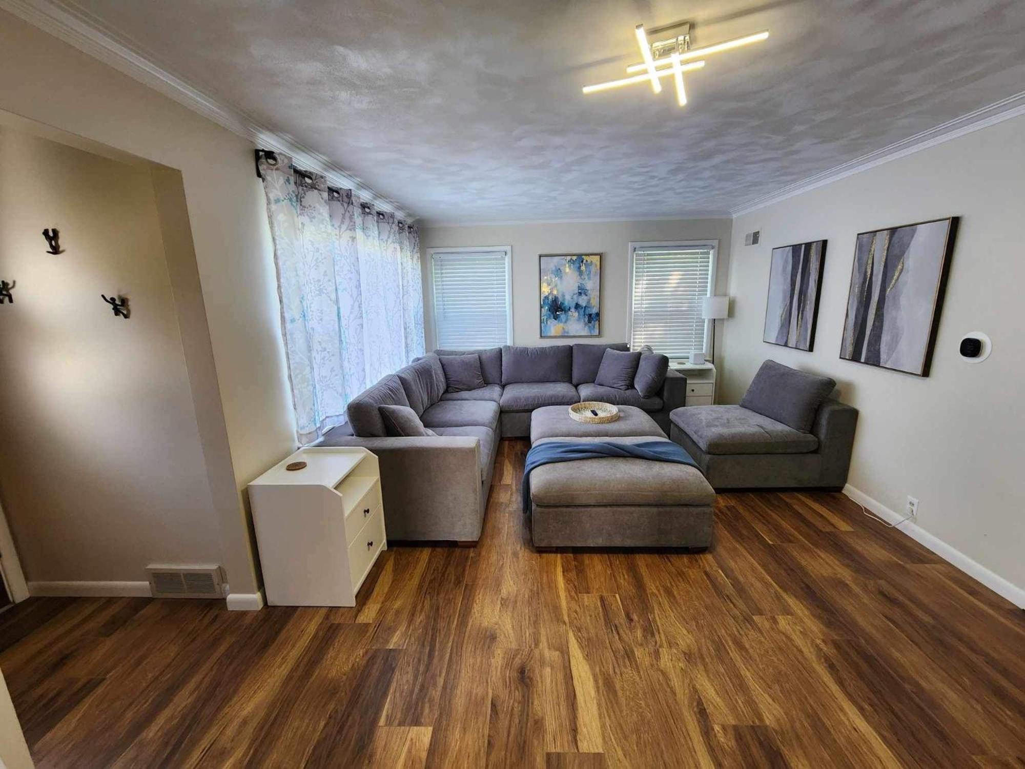 Peoria Vacations - Peoria Bradley Cozy Vacation Large Group Home with Kitchen View - Property Image 5