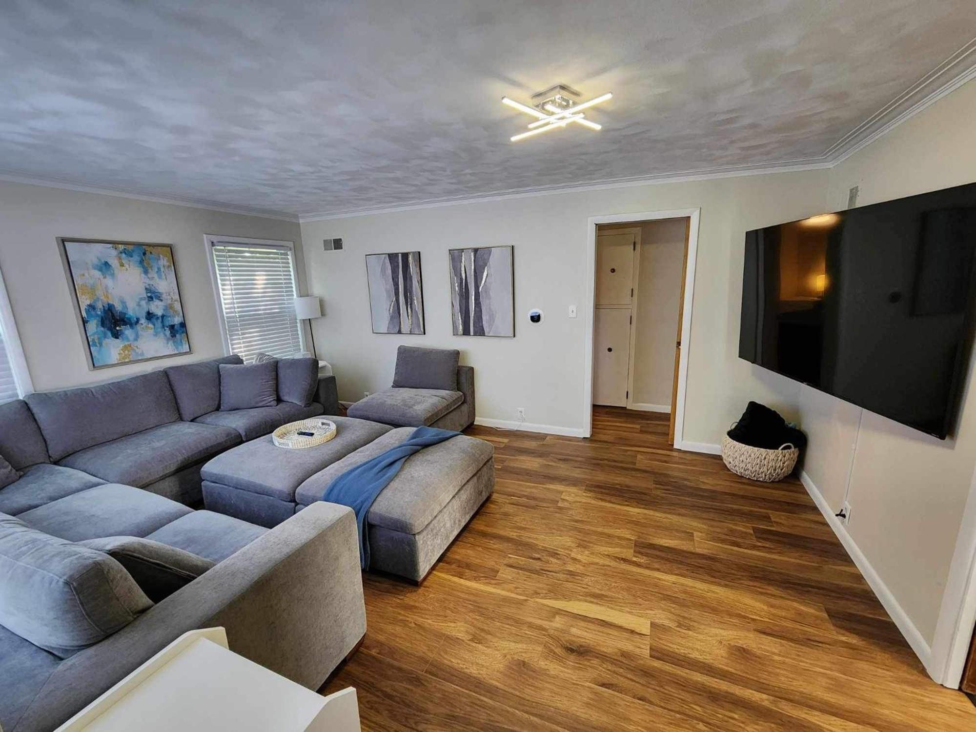 Peoria Vacations - Peoria Bradley Cozy Vacation Large Group Home with Kitchen View - Property Image 2