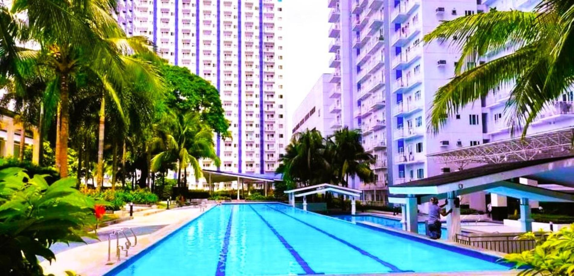 SHOP & STAY SM North Grass Residences QC MANILA view 5
