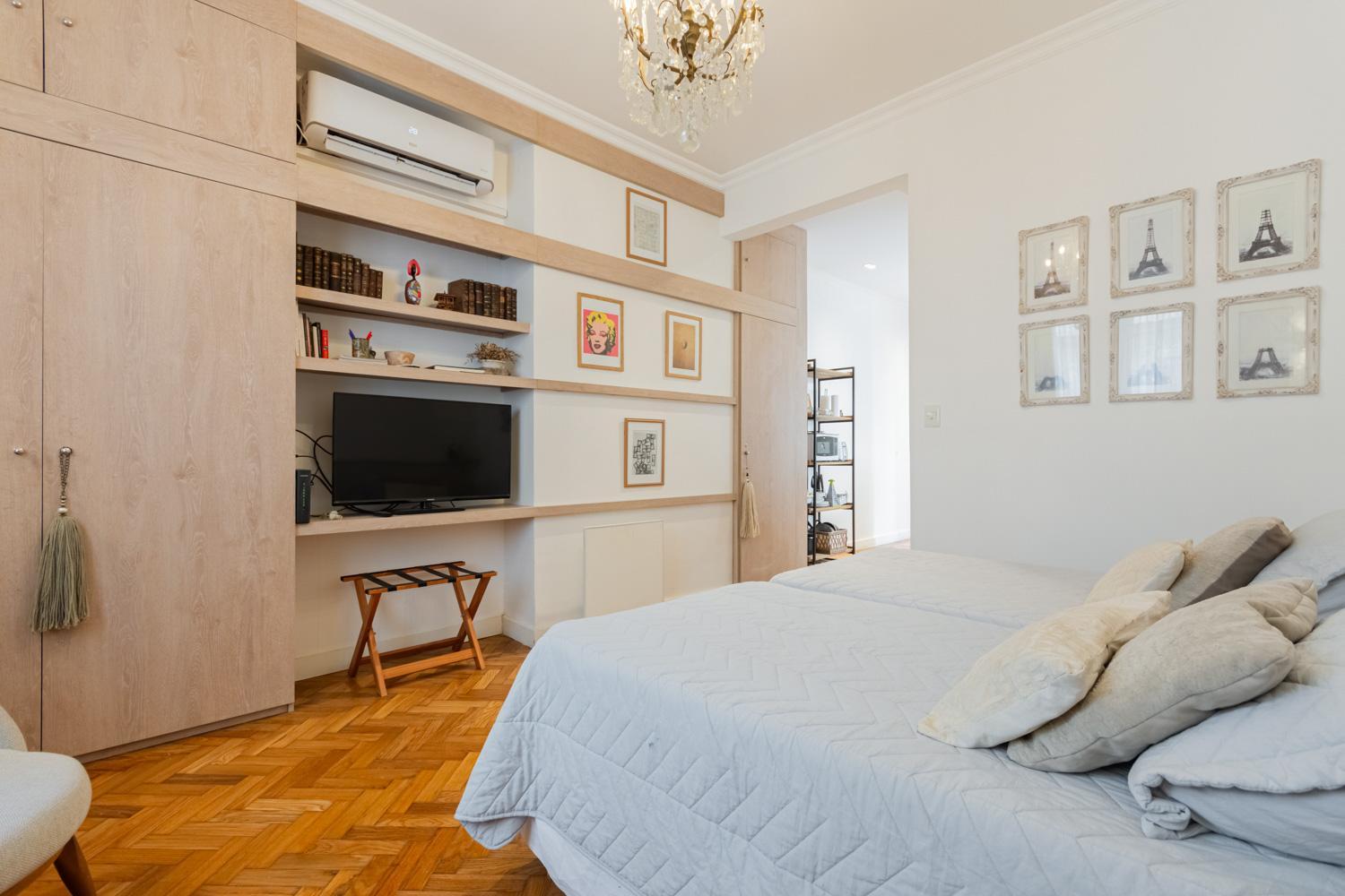 Espectacular departamento estilo francés en la mejor zona de Recoleta sobre la calle Arenales