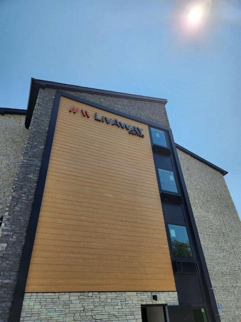 LivAway Suites Nashville-Smyrna