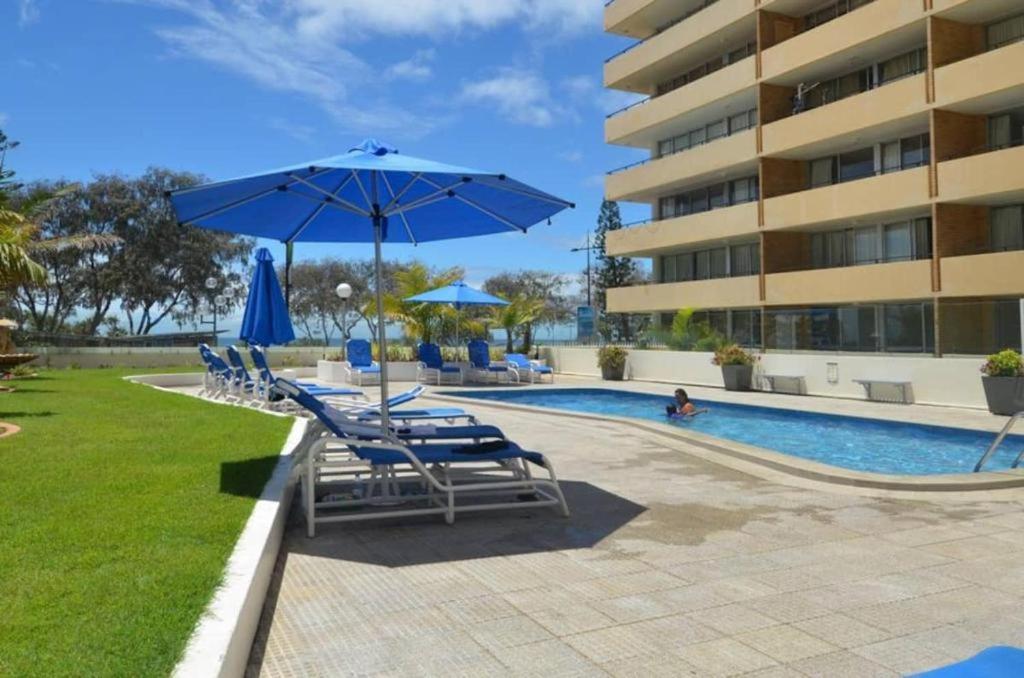 Cozy Central Beachfront Surfers Paradise