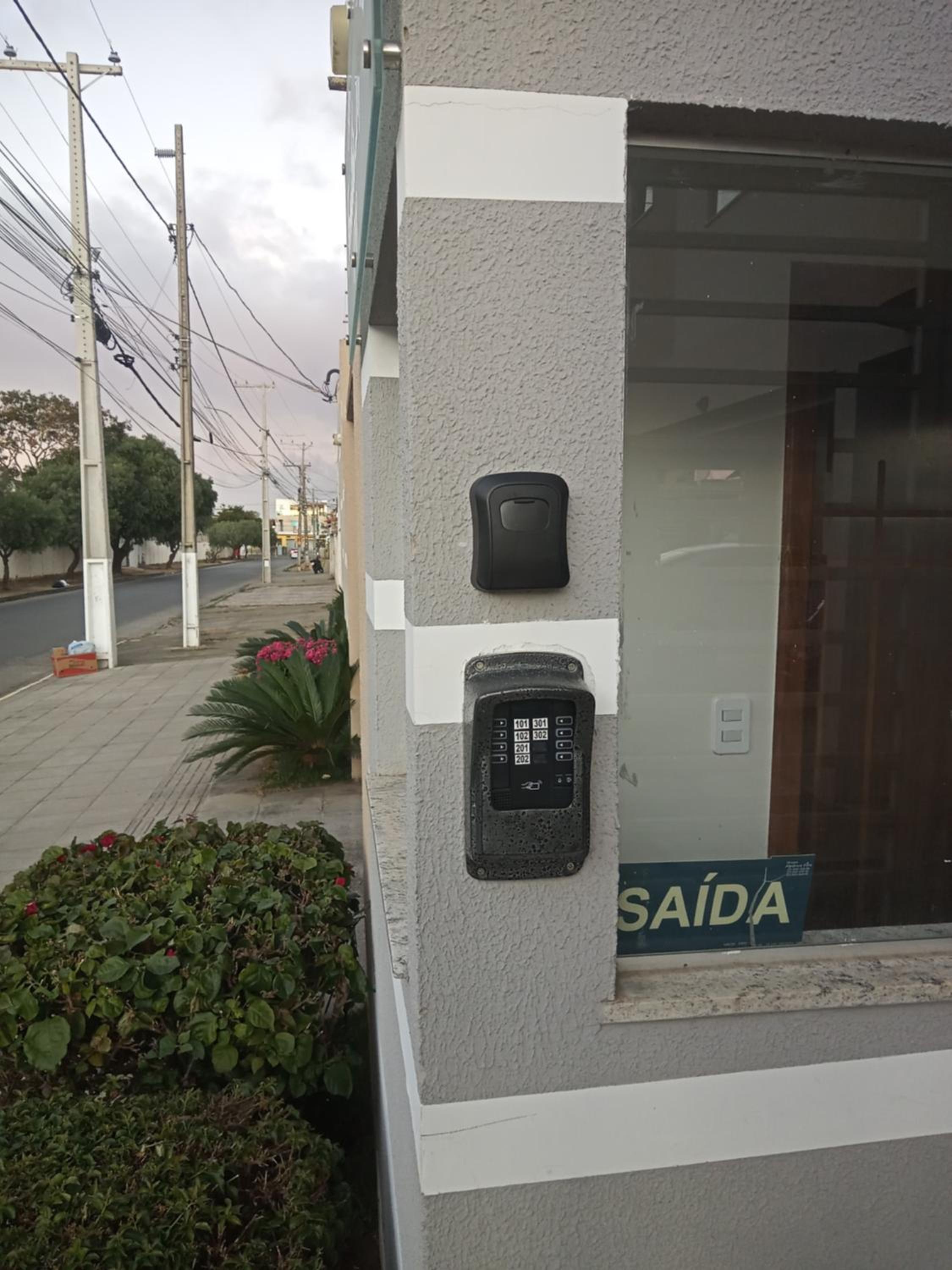 Apartamento completo 3 quartos Suíte Sala Cozinha Lavanderia e perto de tudo